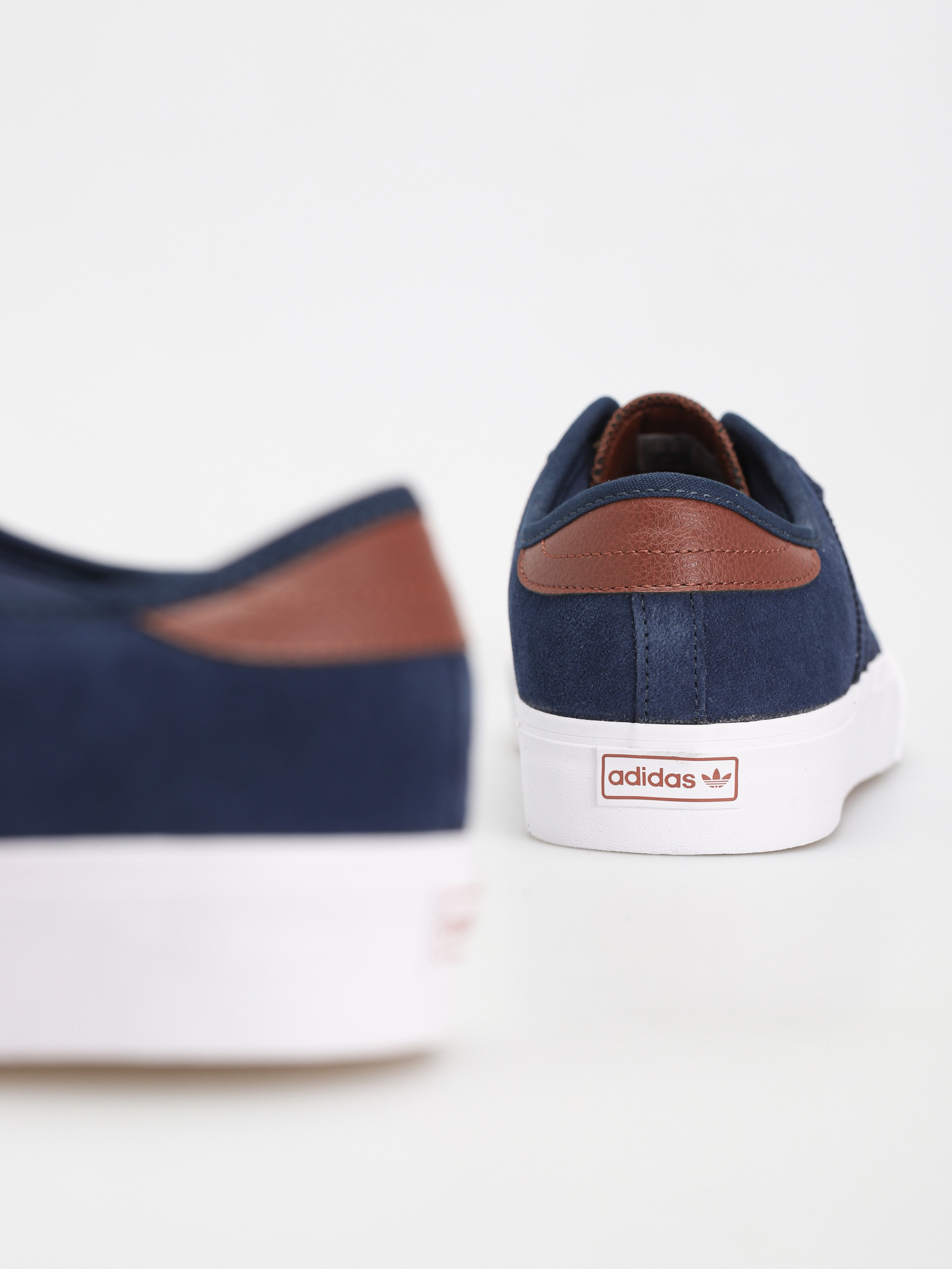 Boty adidas Seeley XT (supcol/supcol/supcol)