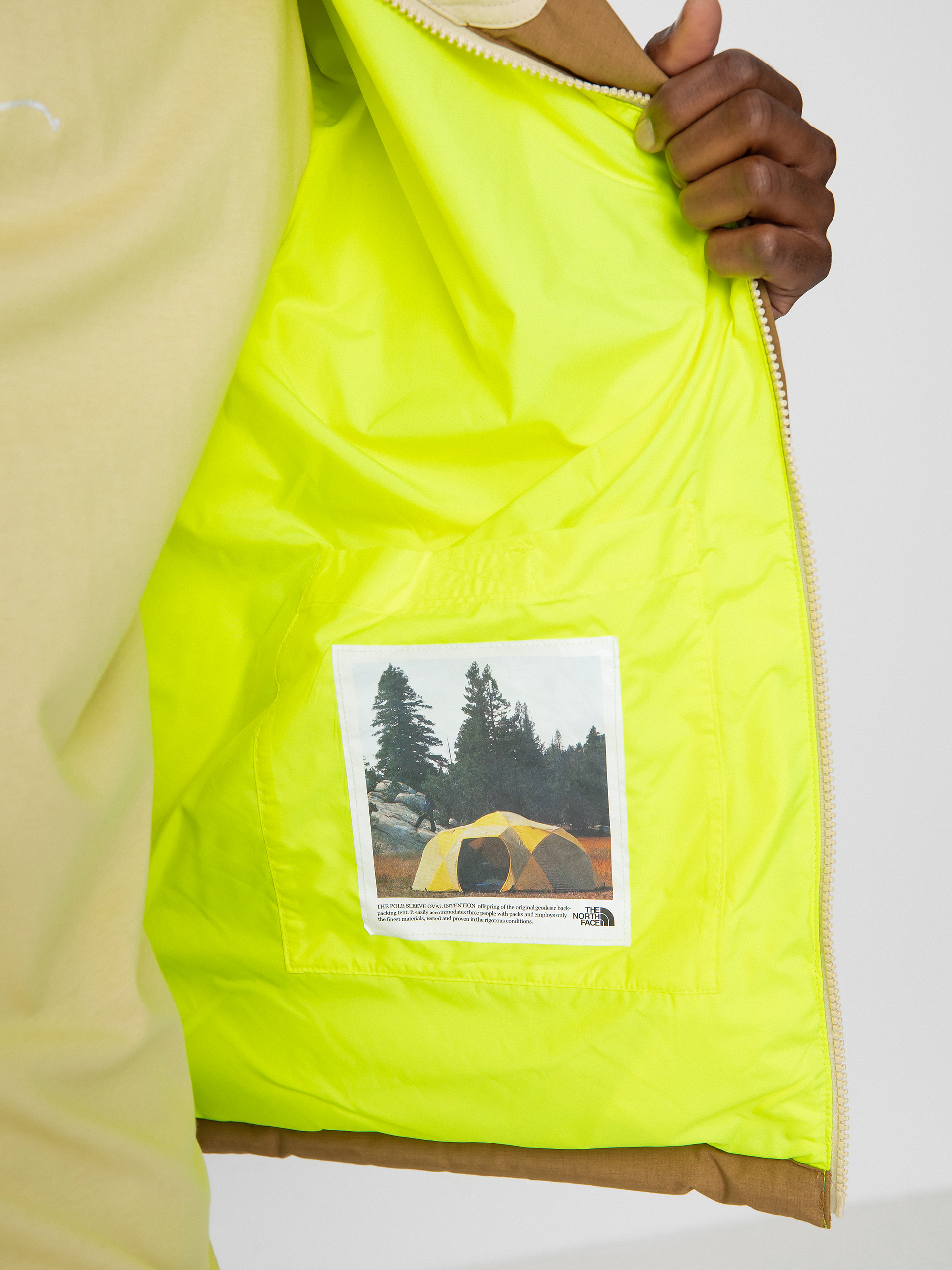 Bunda The North Face 92 Low-Fi Hi-Tek Nuptse (utility brown/gravel)