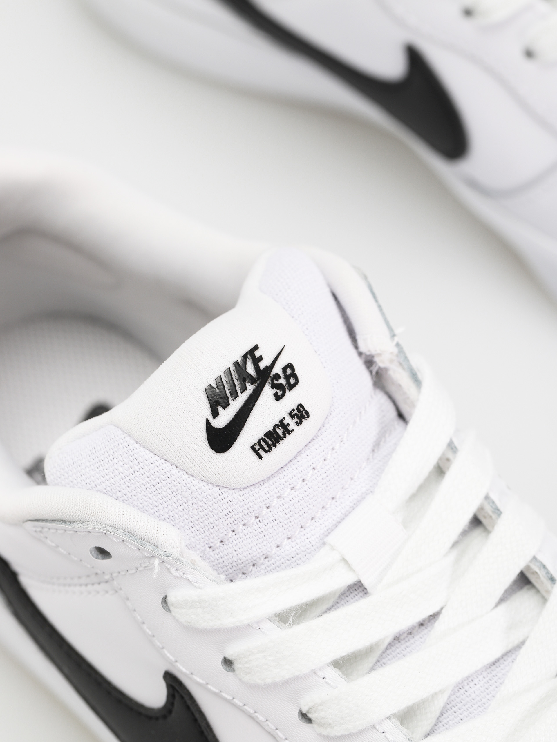 Boty Nike SB Force 58 Premium (white/black white white)
