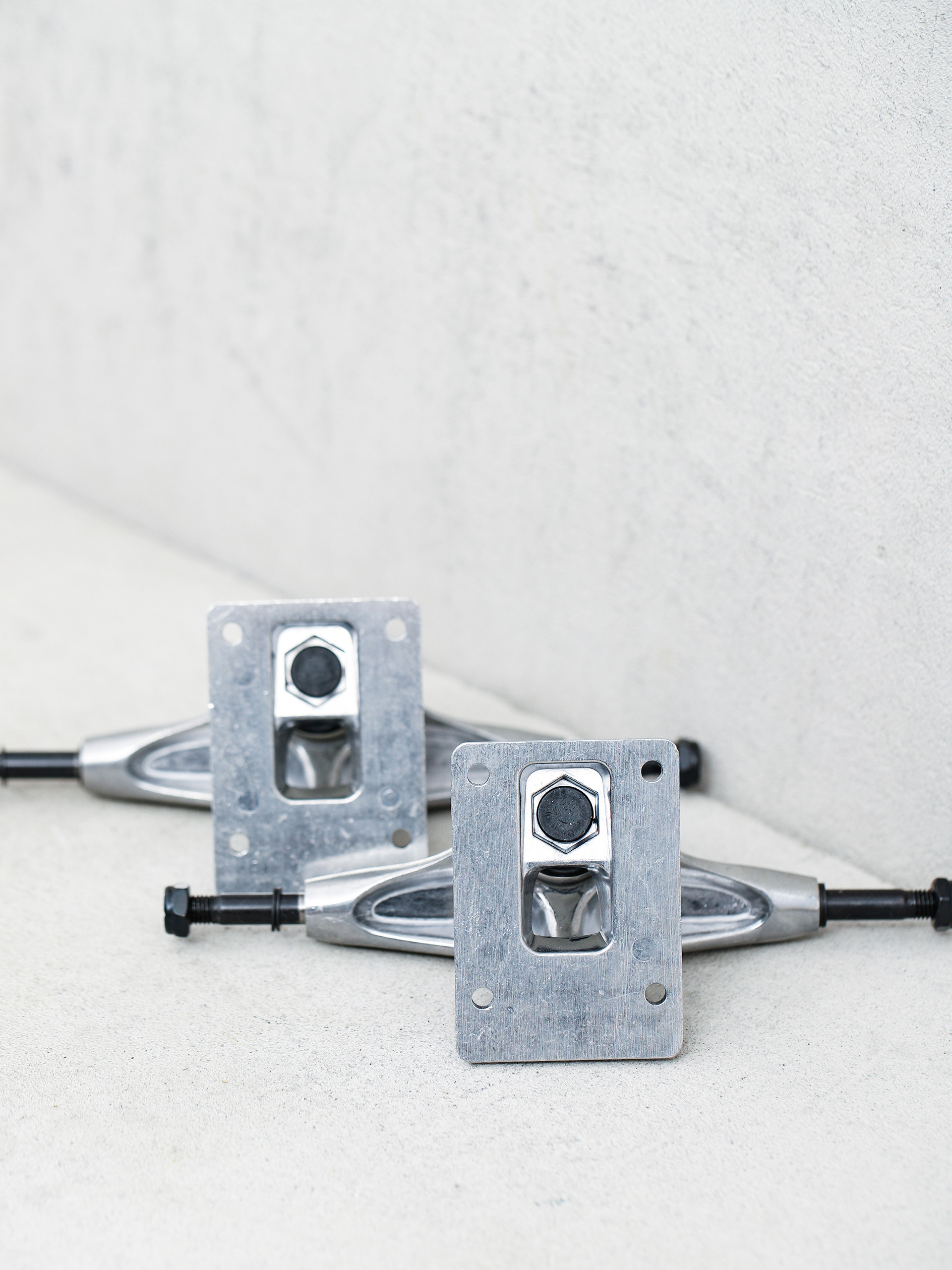 Skateboardová sada Globe Everything But The Deck Kit (raw finish)