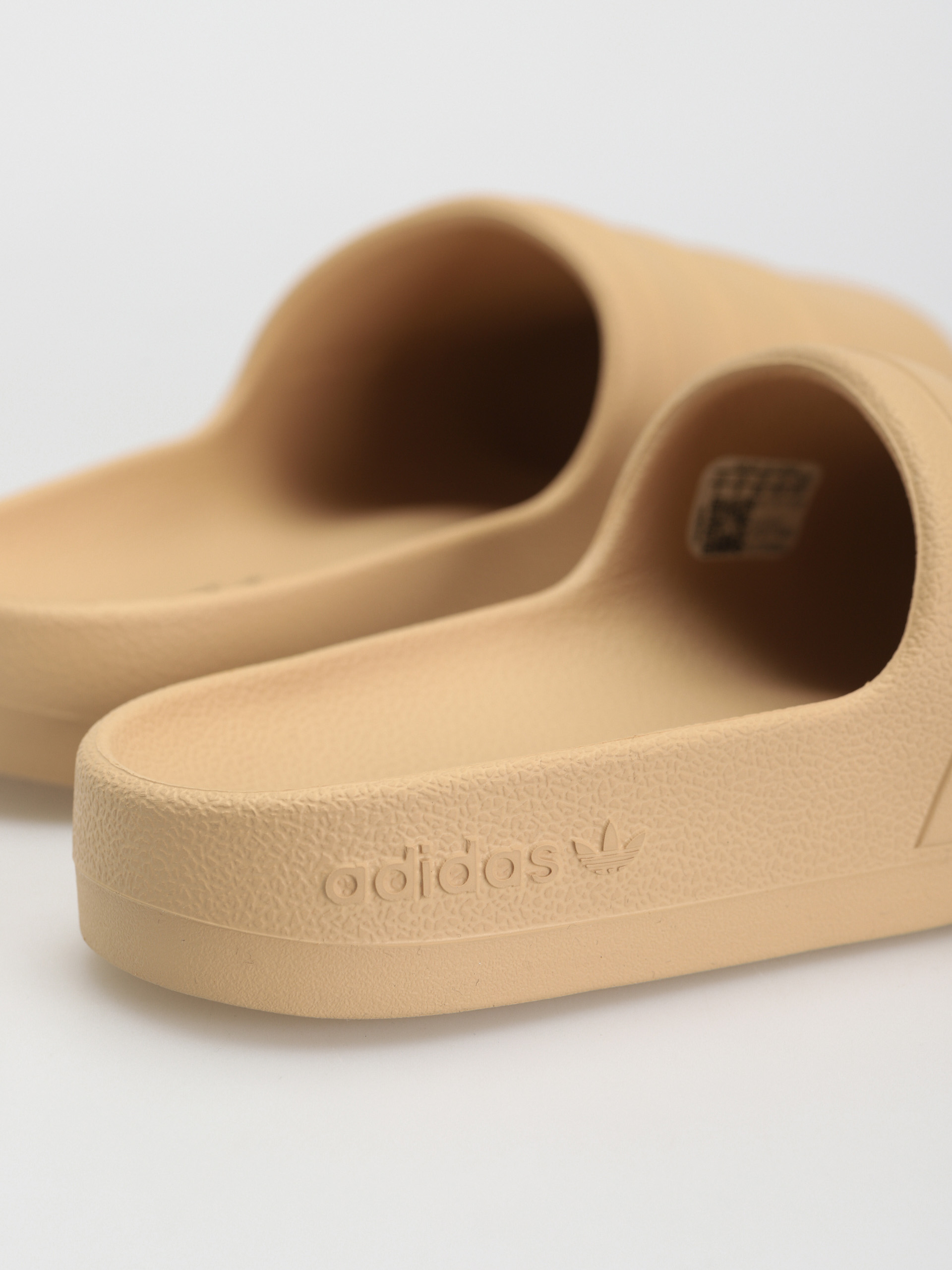 Plážovky adidas Originals Adifom Adilette (magbei/magbei/cblack)