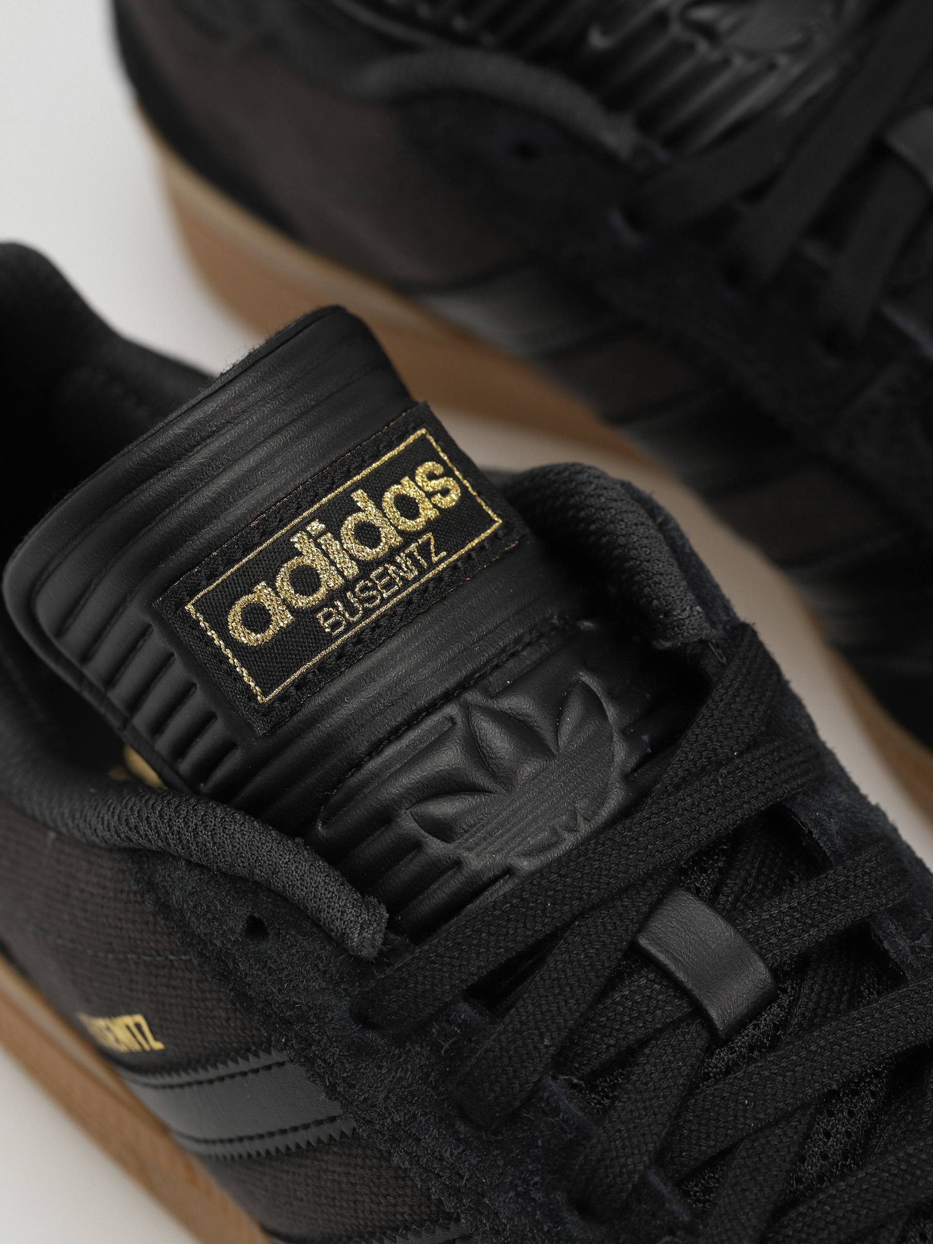Boty adidas Busenitz (cblack/carbon/goldmt)