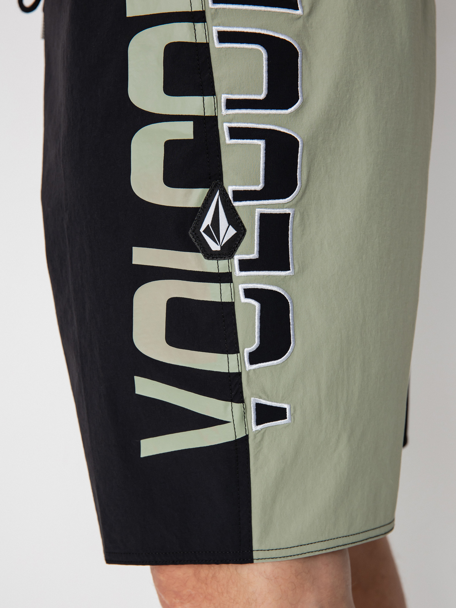 Plážové kraťasy Volcom Surf Vitals Noa Deane 21 (black)