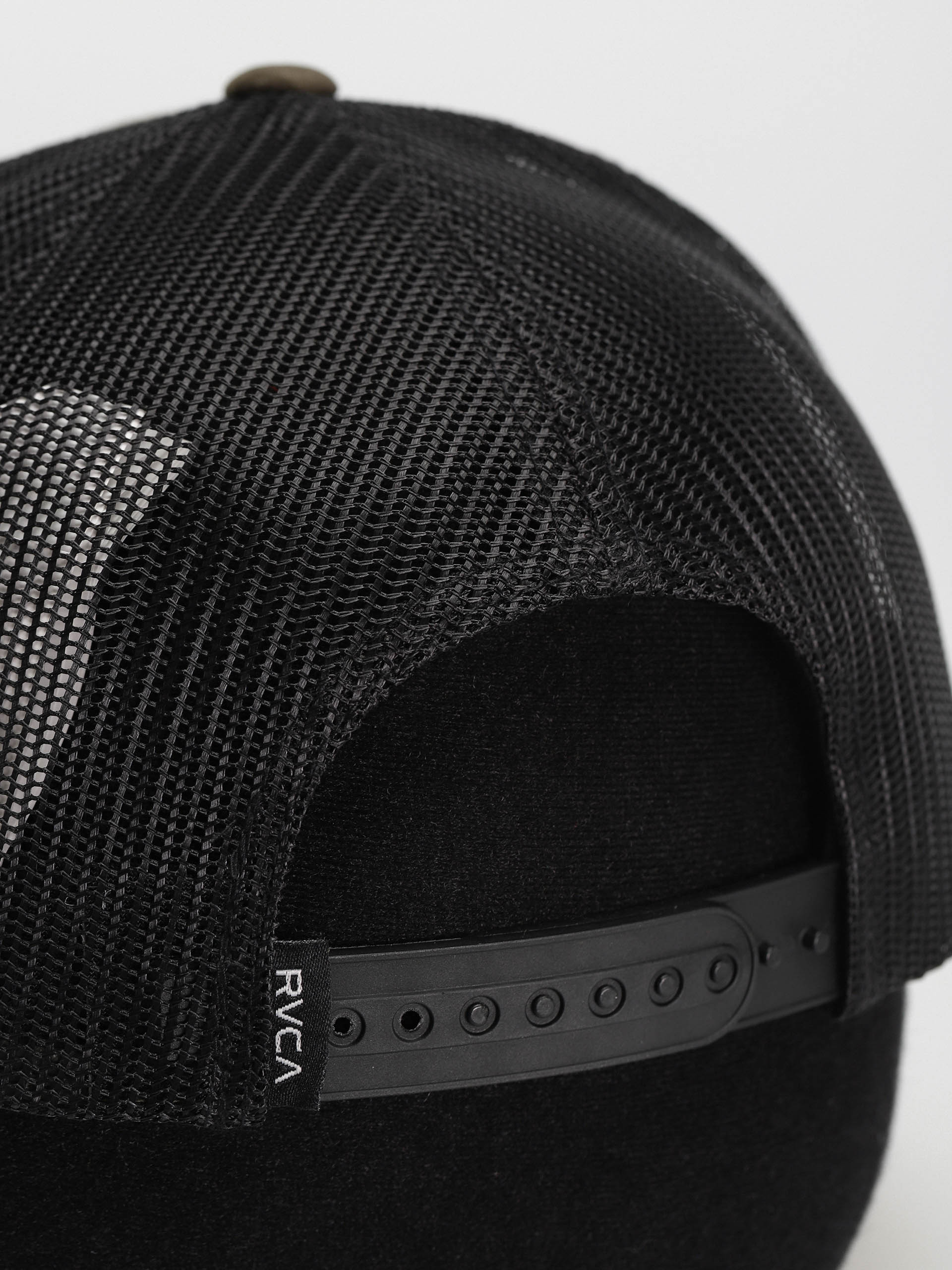 Kšiltovka  RVCA Va Atw Curved Brim Trucker (camo)
