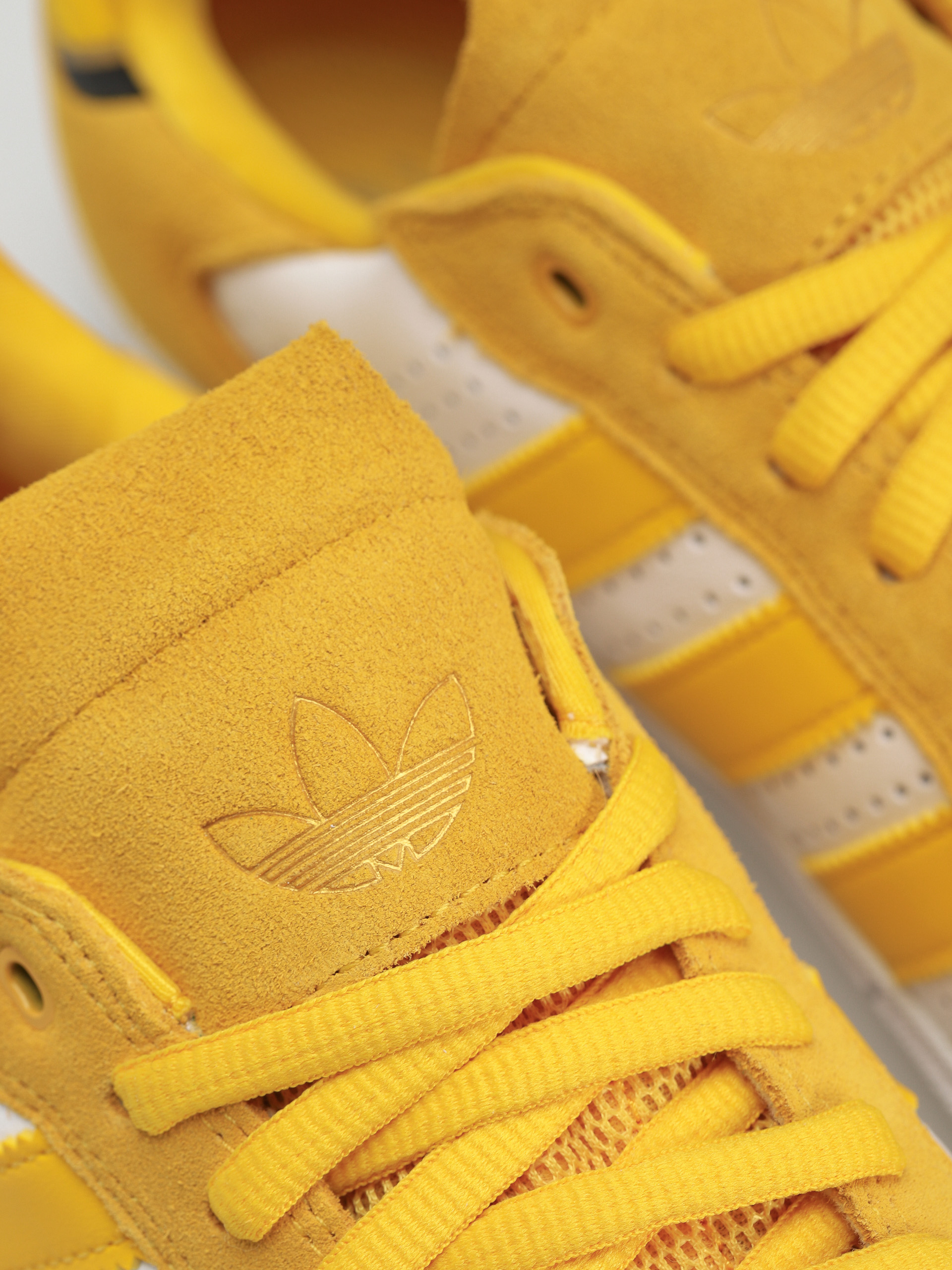 Boty adidas Tyshawn Low (bogold/ftwwht/cblack)