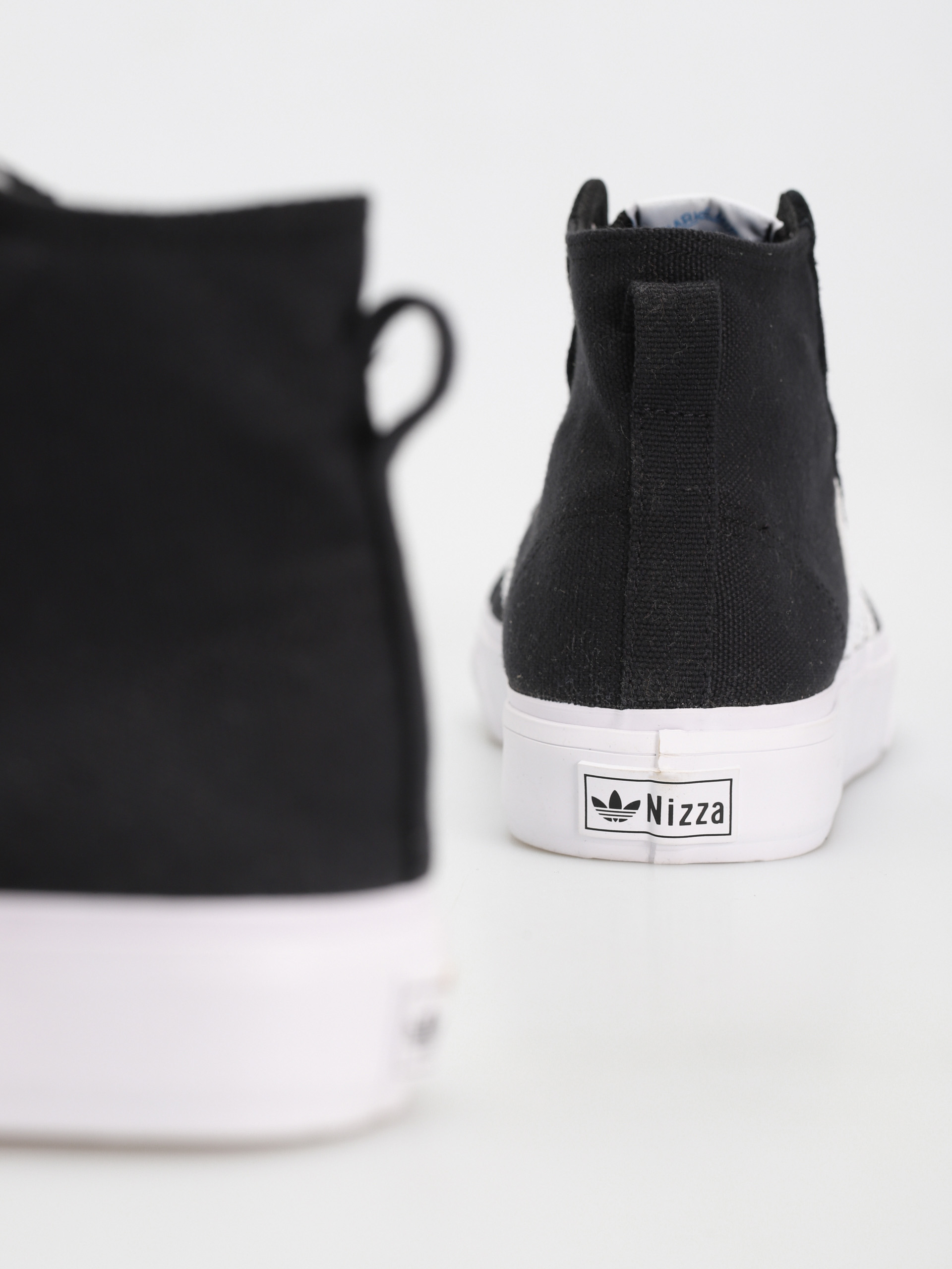 Boty adidas Nizza Hi Adv (cblack/ftwwht/bliblu)