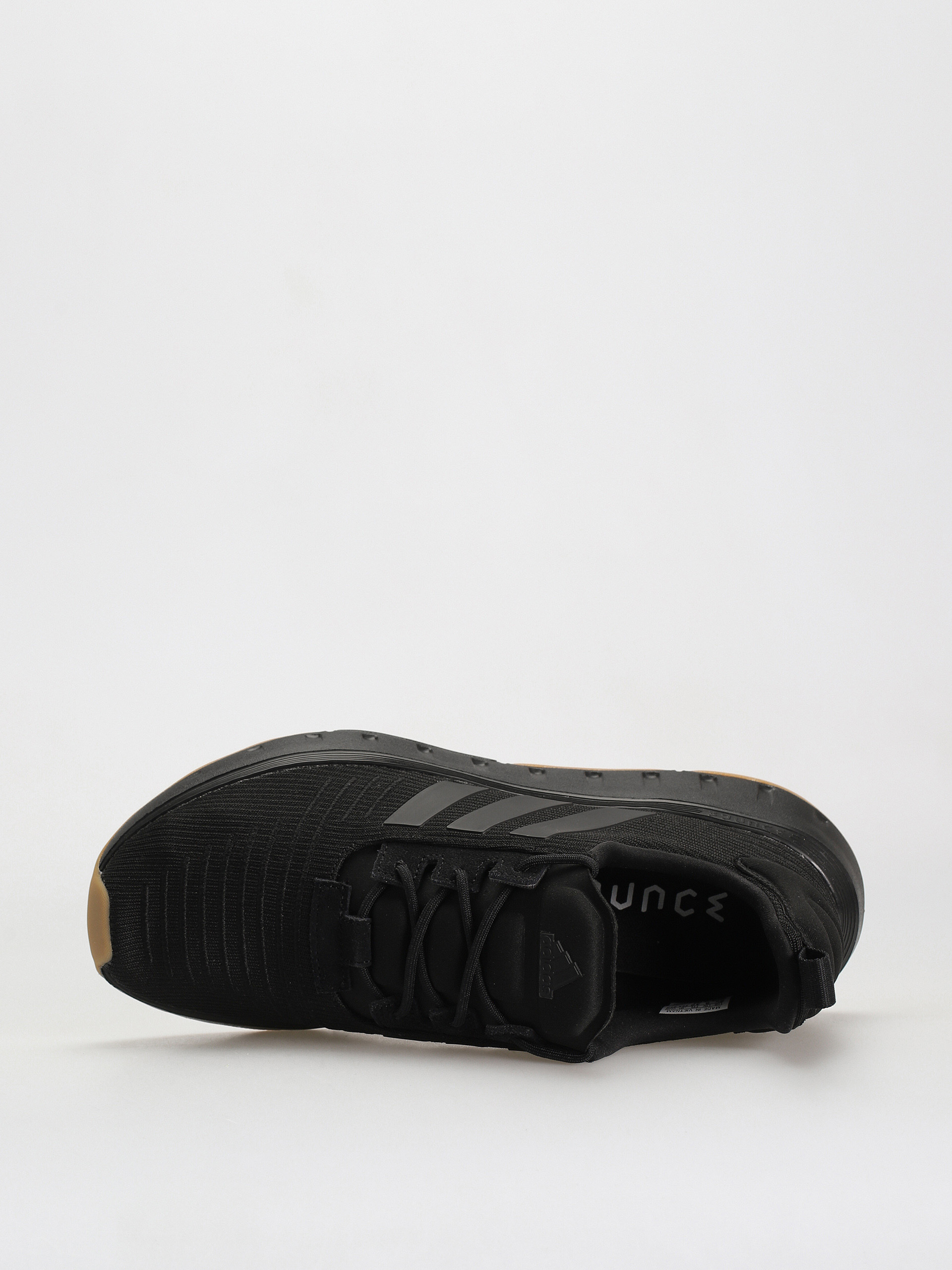 Boty adidas Swift Run 23 (cblack/cblack/gum3)