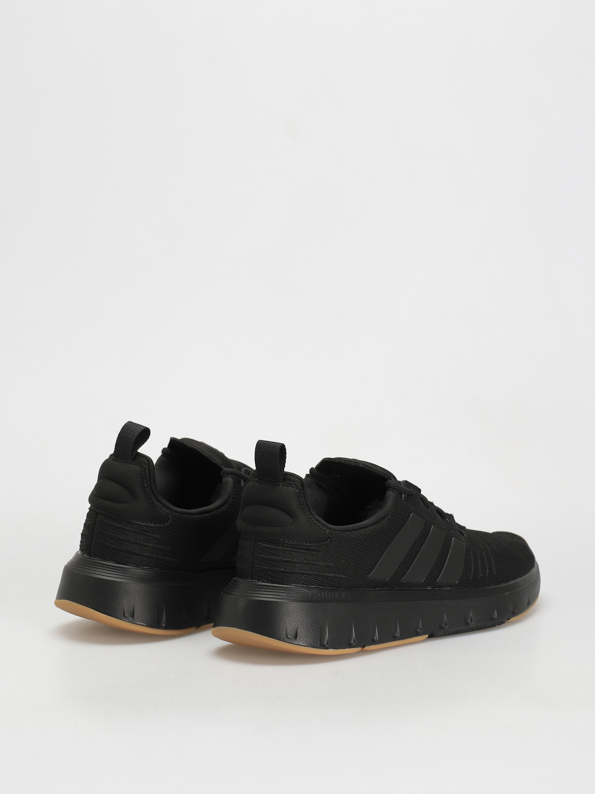 Boty adidas Swift Run 23 (cblack/cblack/gum3)