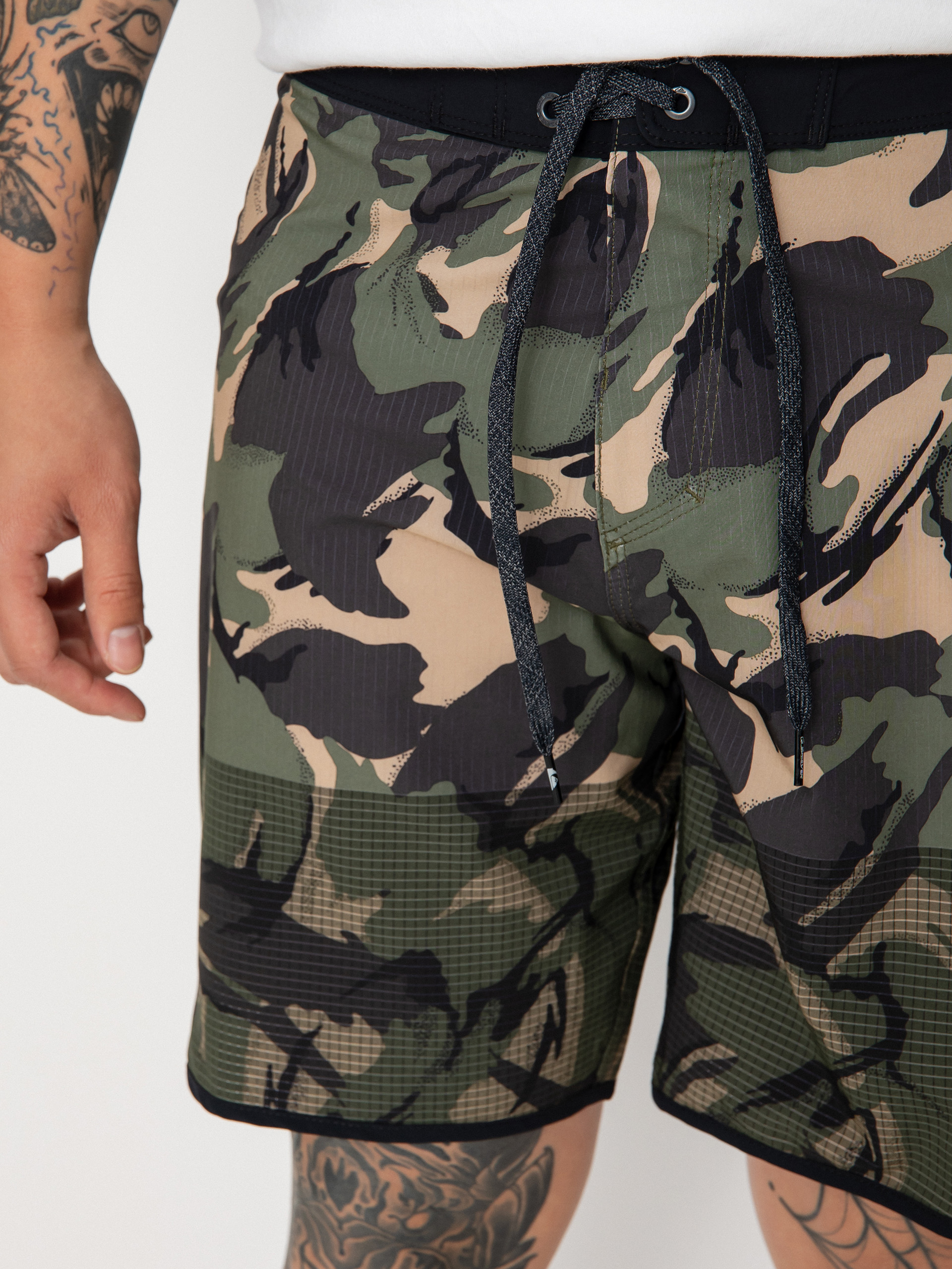 Plážové kraťasy Quiksilver Highlite Scallop (camo)