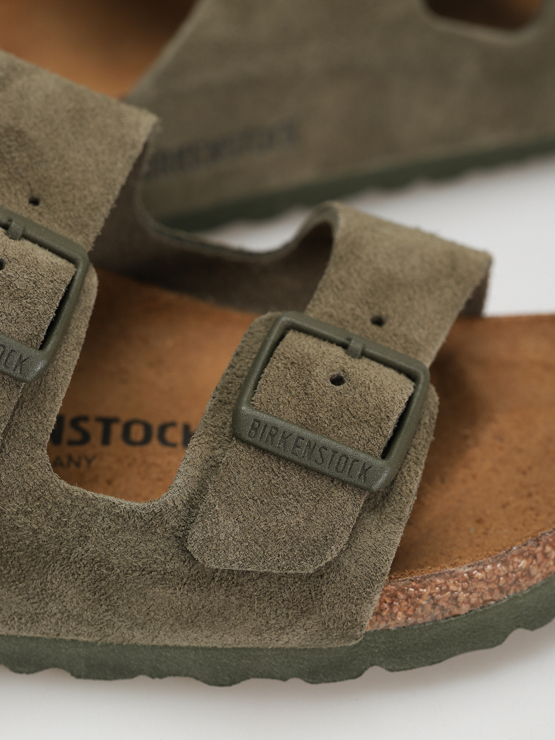Plážovky Birkenstock Arizona Suede Leather Narrow Wmn (thyme)