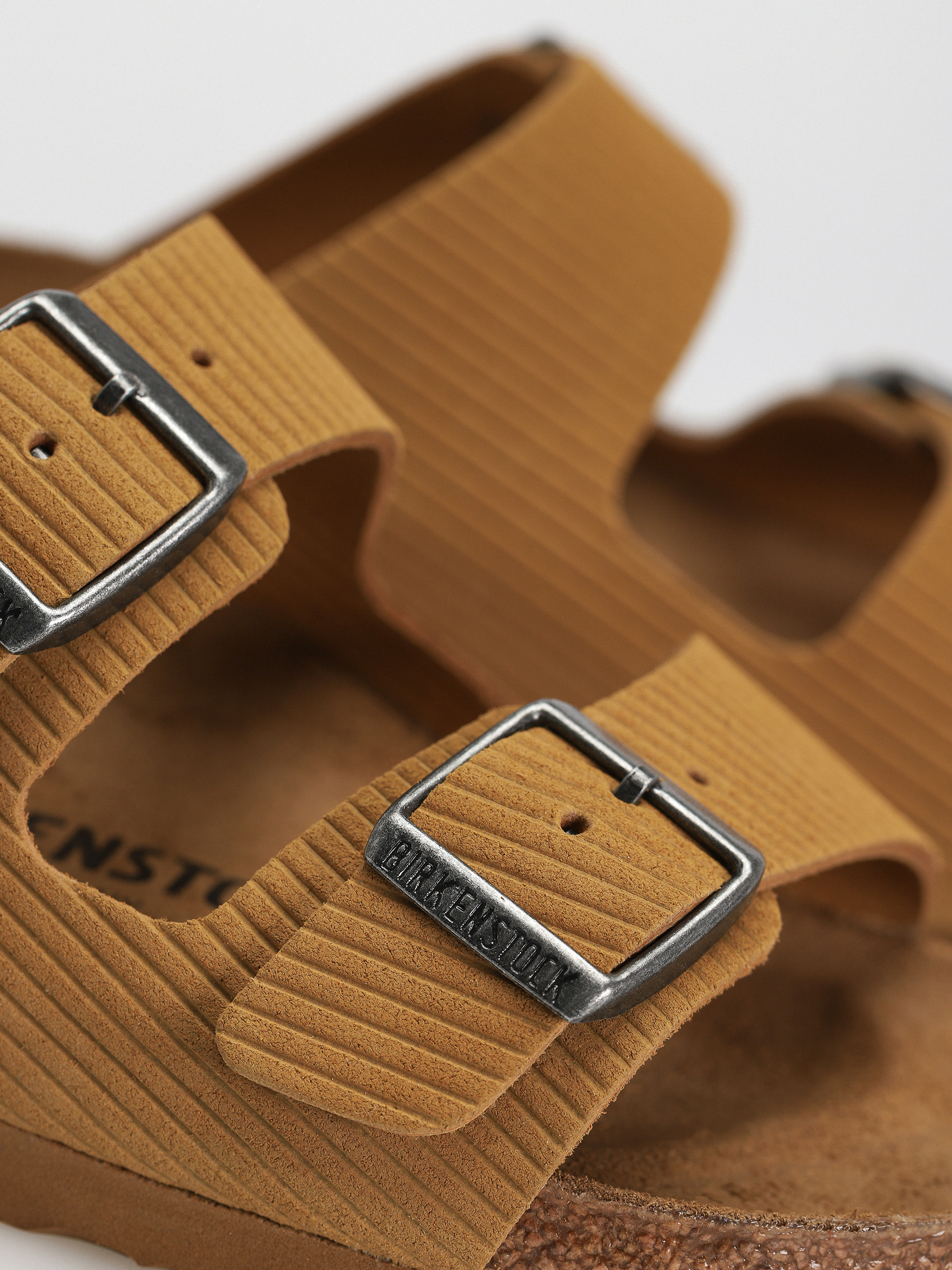 Plážovky Birkenstock Arizona Suede Embossed Narrow Wmn (corduroy cork brown)