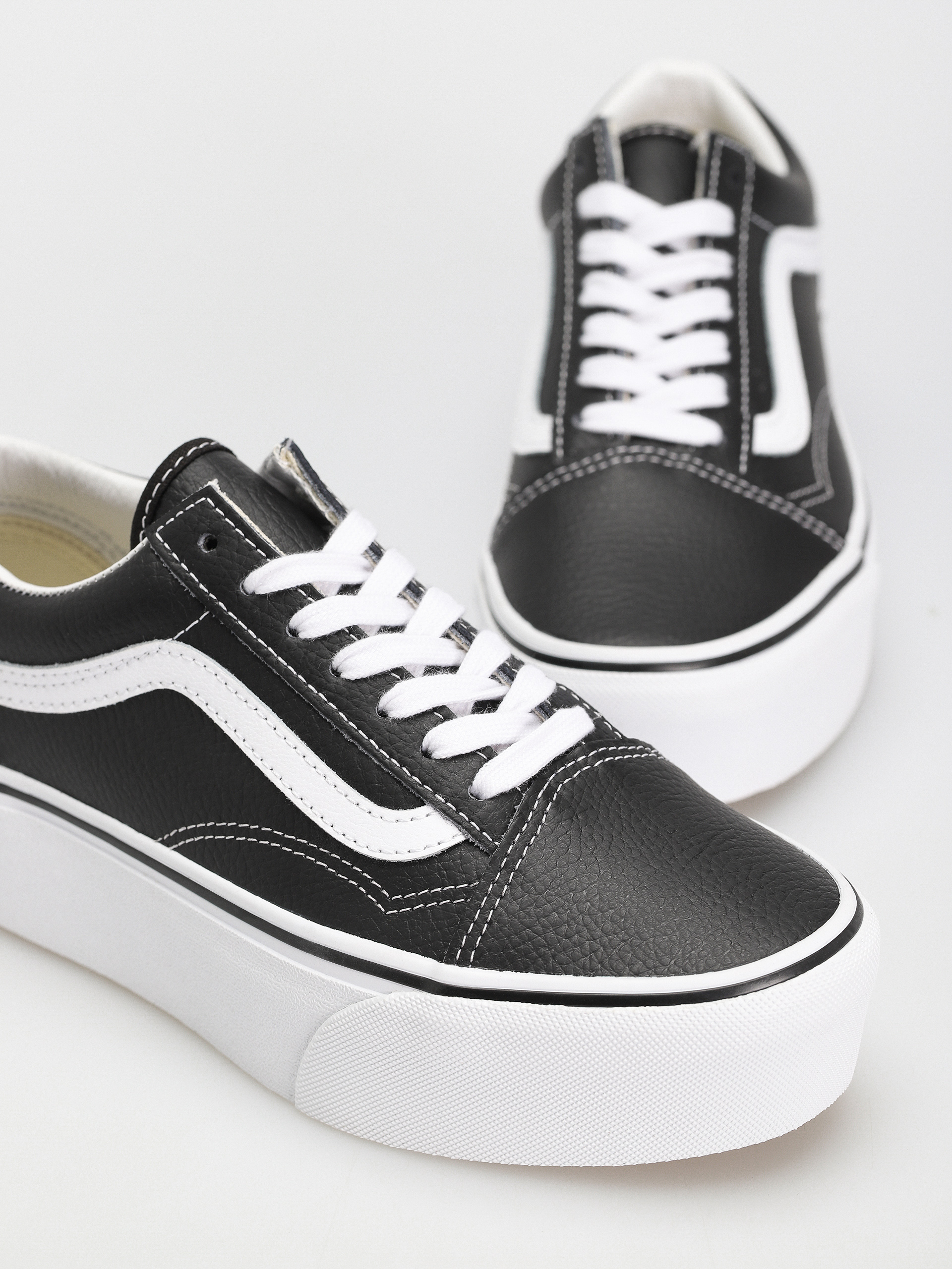 Boty Vans Old Skool Stackform (leather black/true white)