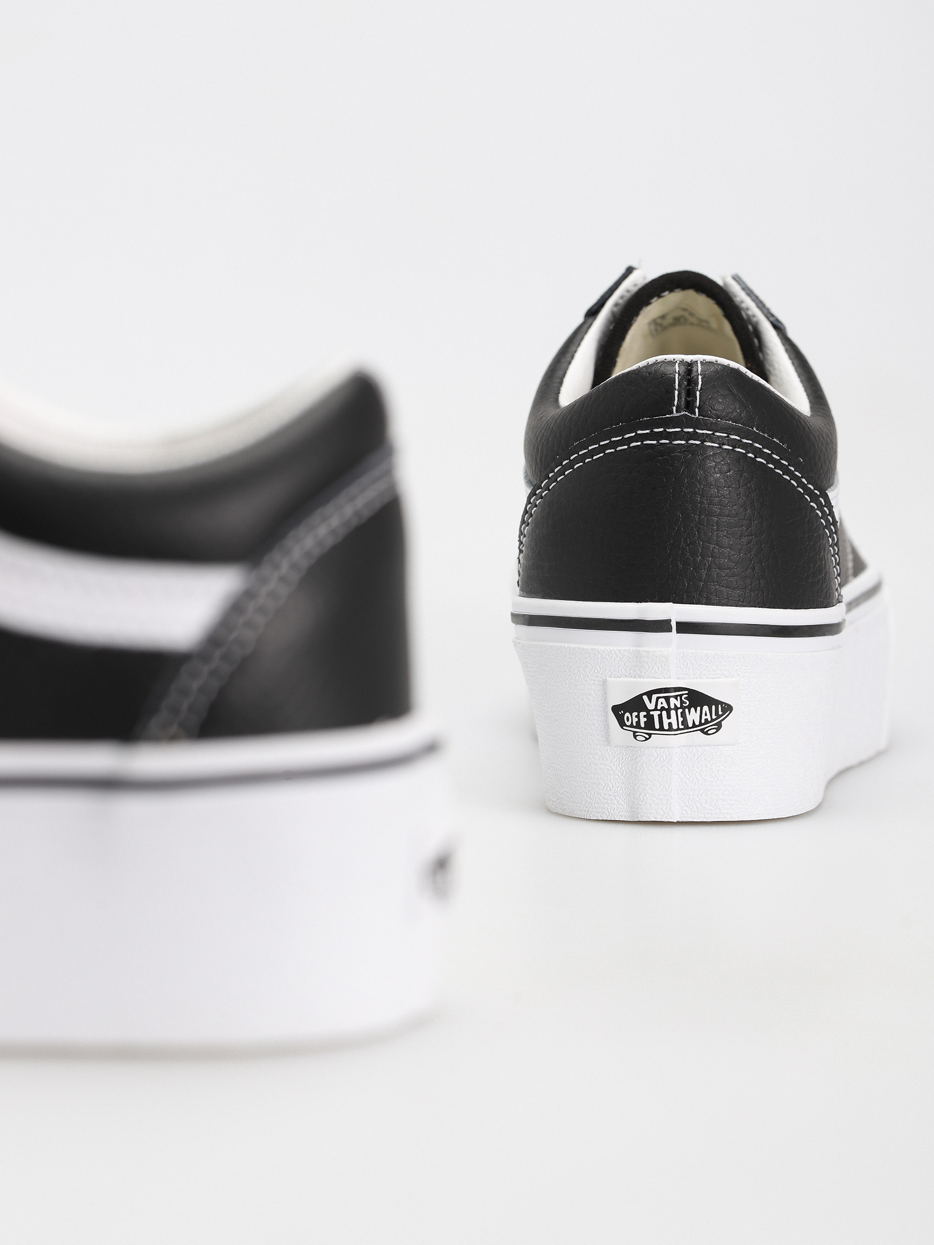 Boty Vans Old Skool Stackform (leather black/true white)