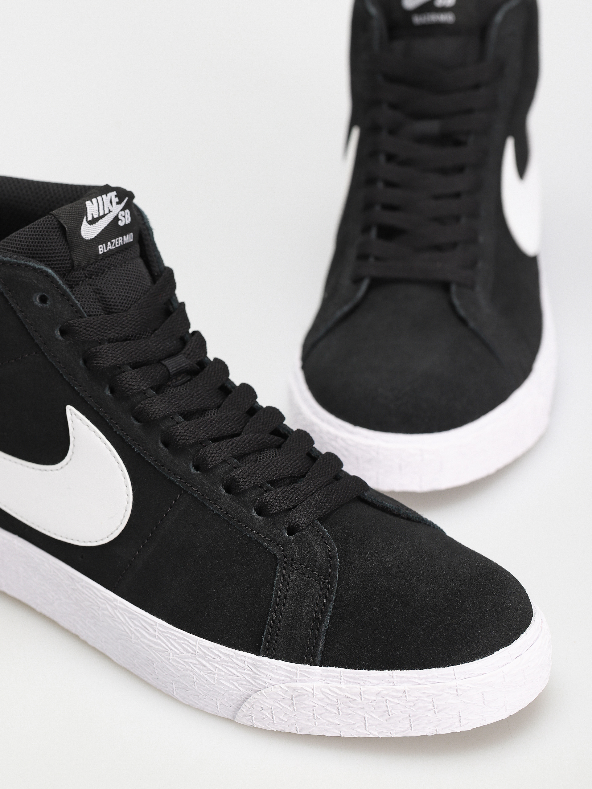 Boty Nike SB Zoom Blazer Mid (black/white white white)