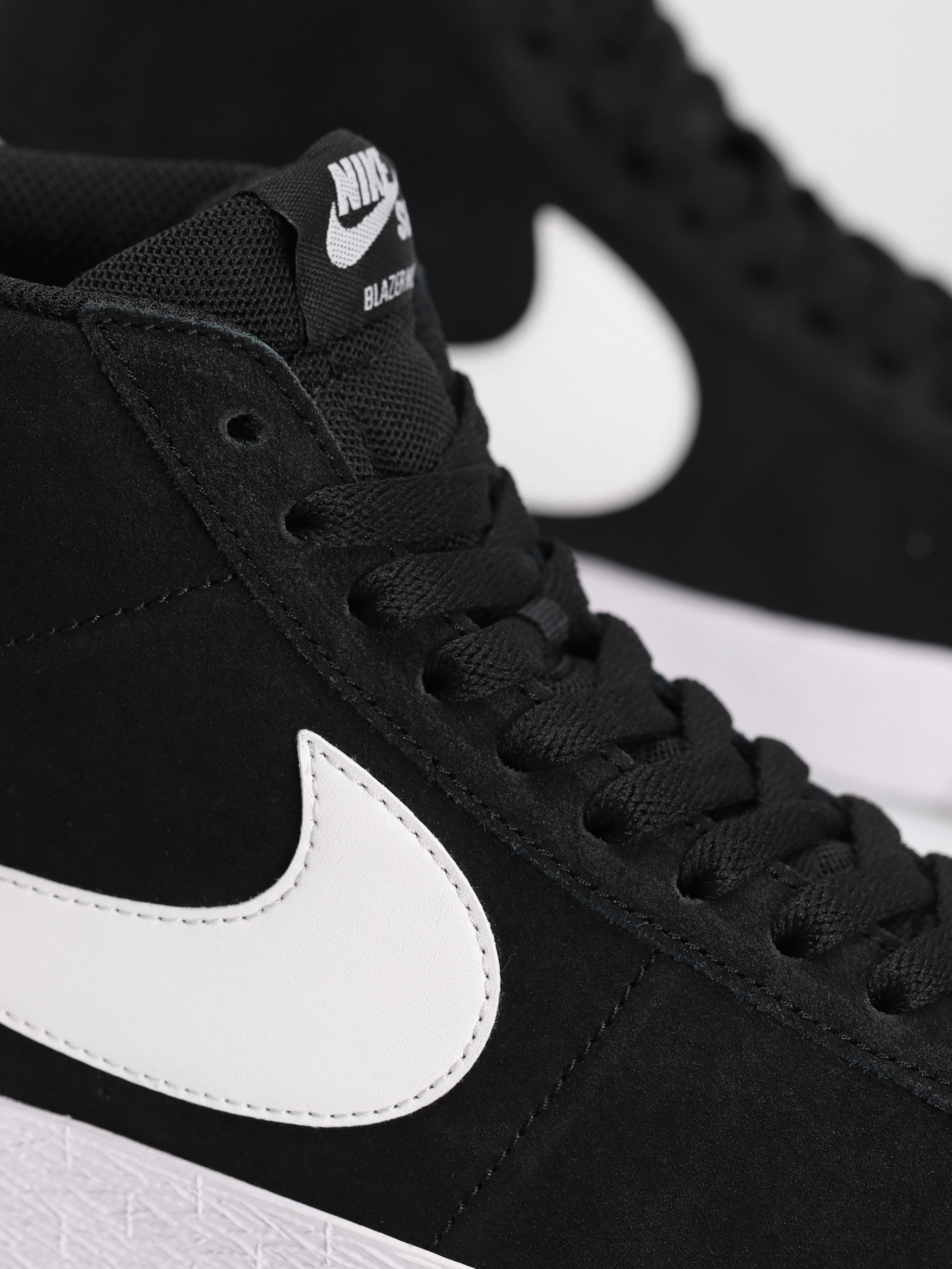 Boty Nike SB Zoom Blazer Mid (black/white white white)