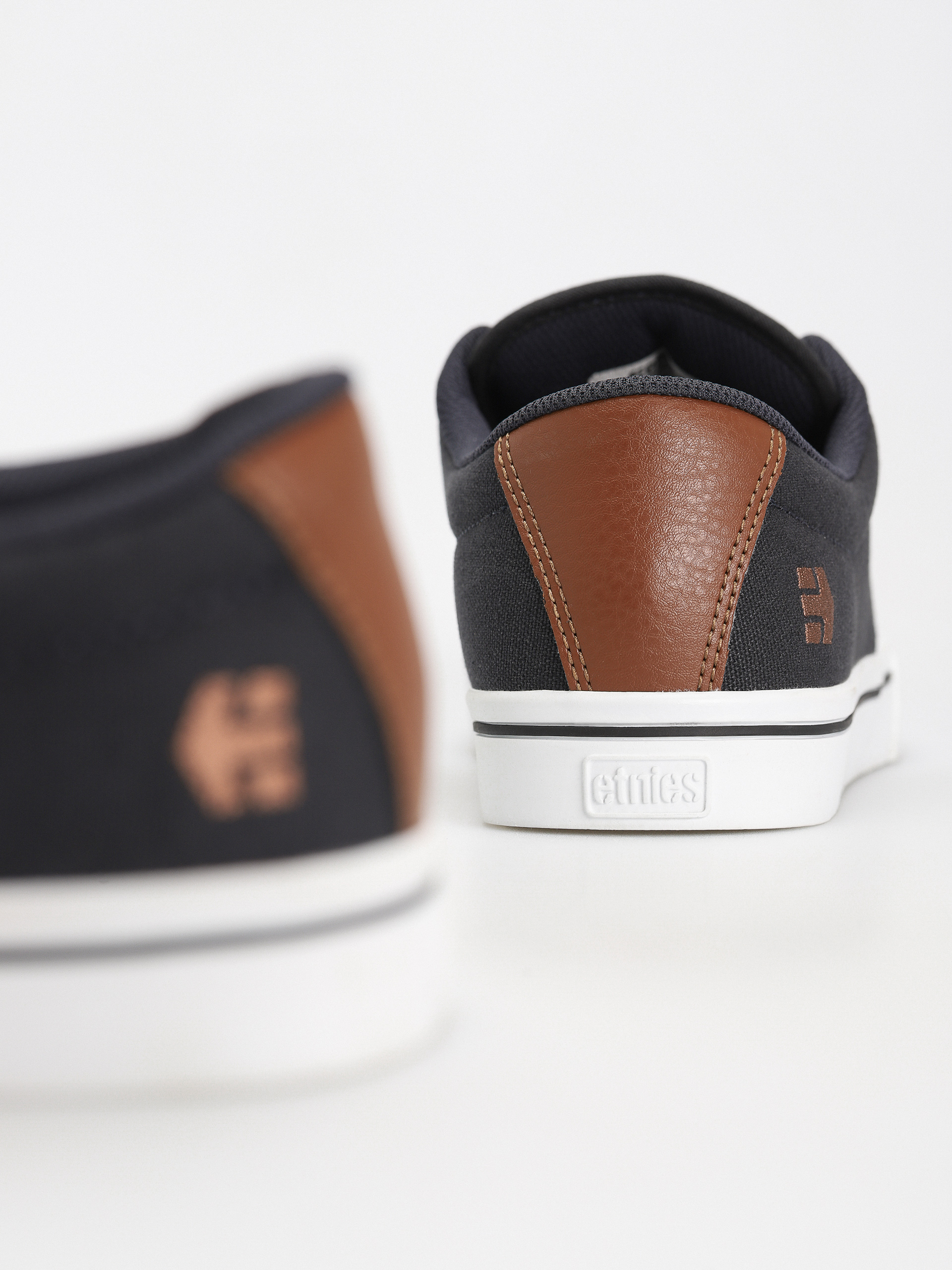 Boty Etnies Jameson 2 Eco (navy/tan/white)