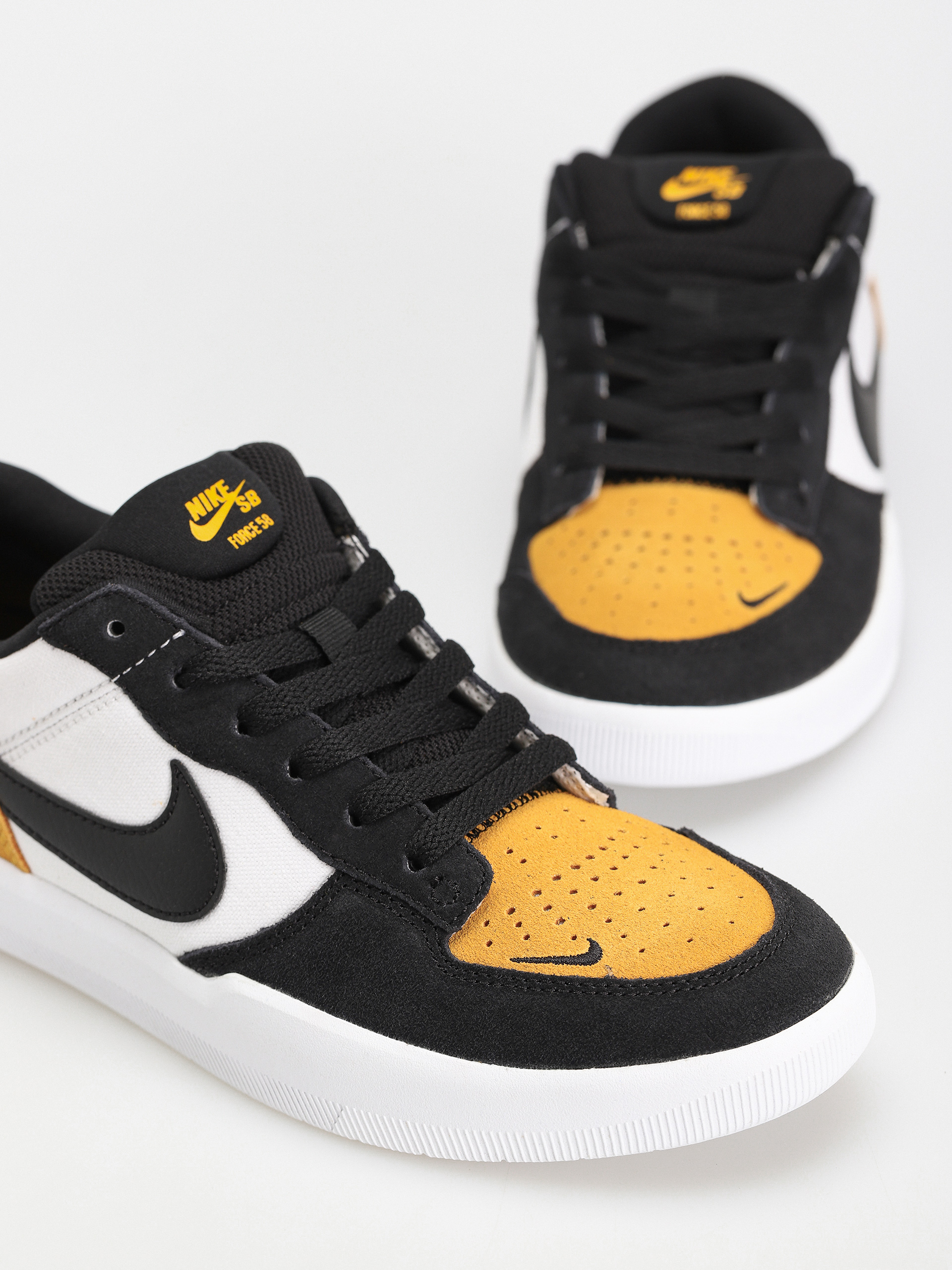 Boty Nike SB Force 58 (university gold/black white)