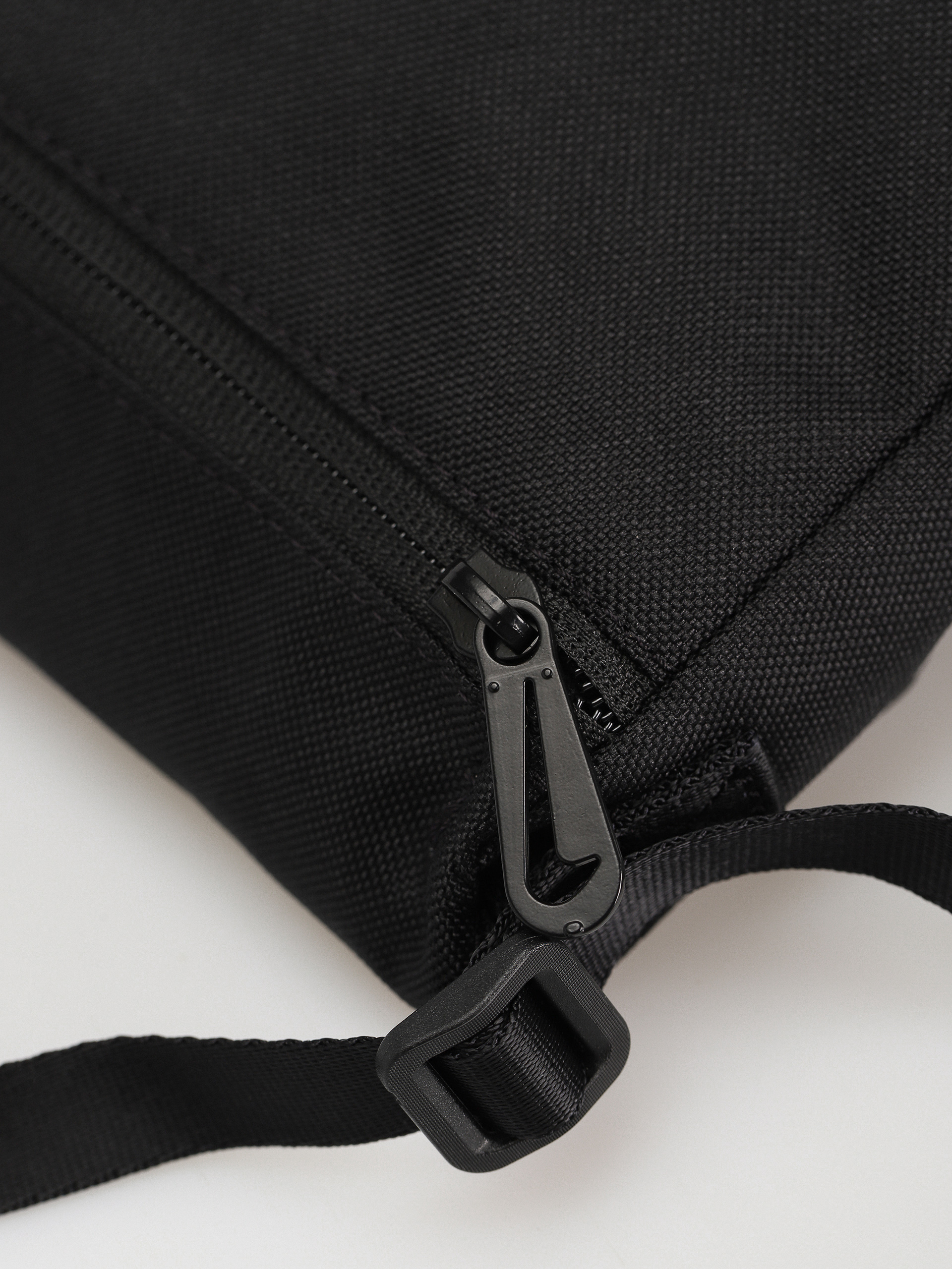 Taška Nike SB Sportswear Wmn (black/black/white)