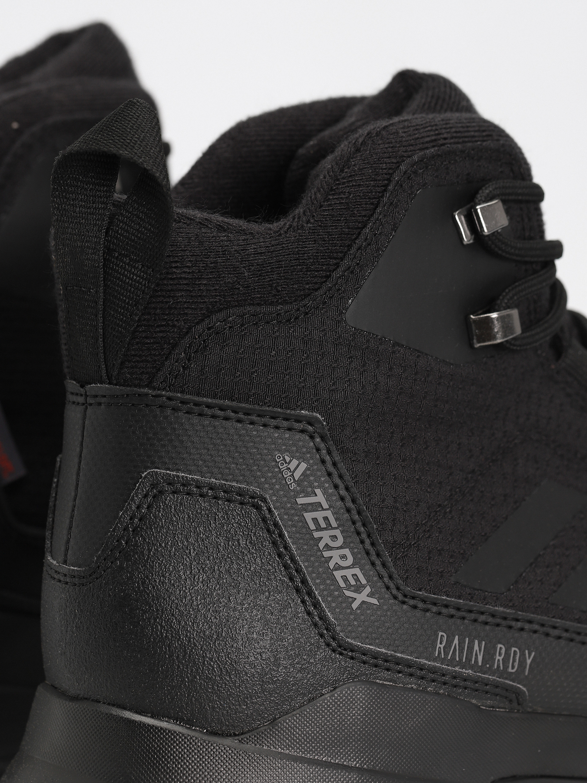 Boty adidas Originals Frozetrack (cblack/cblack/grefou)