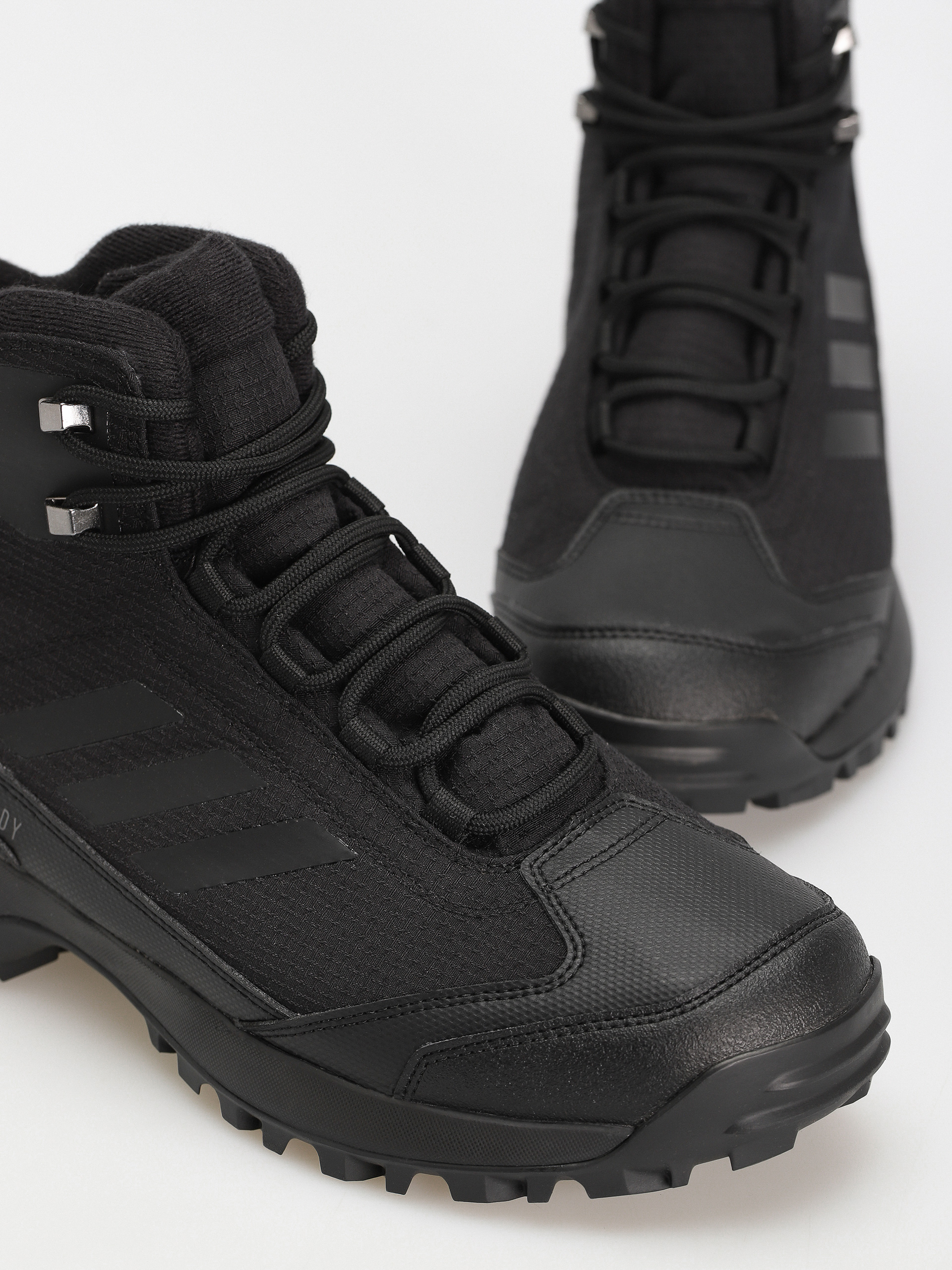 Boty adidas Originals Frozetrack (cblack/cblack/grefou)