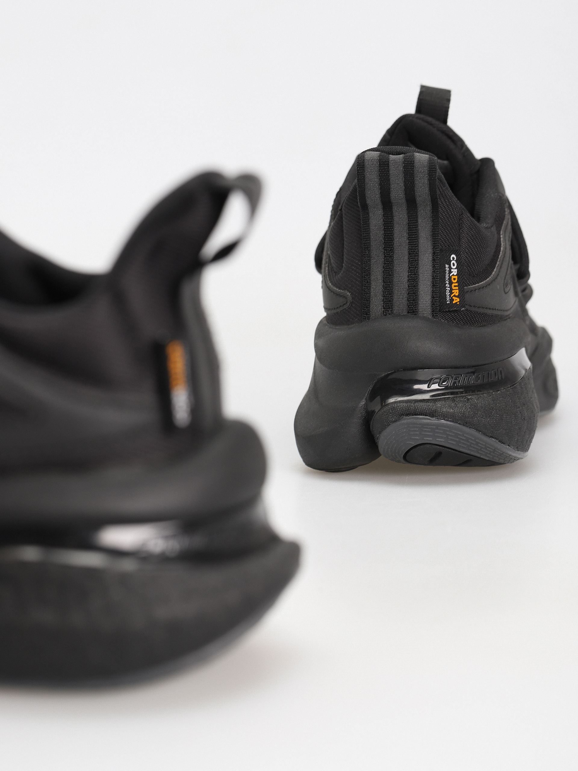 Boty adidas Originals Alphaboost V1 (cblack/cblack/cblack)