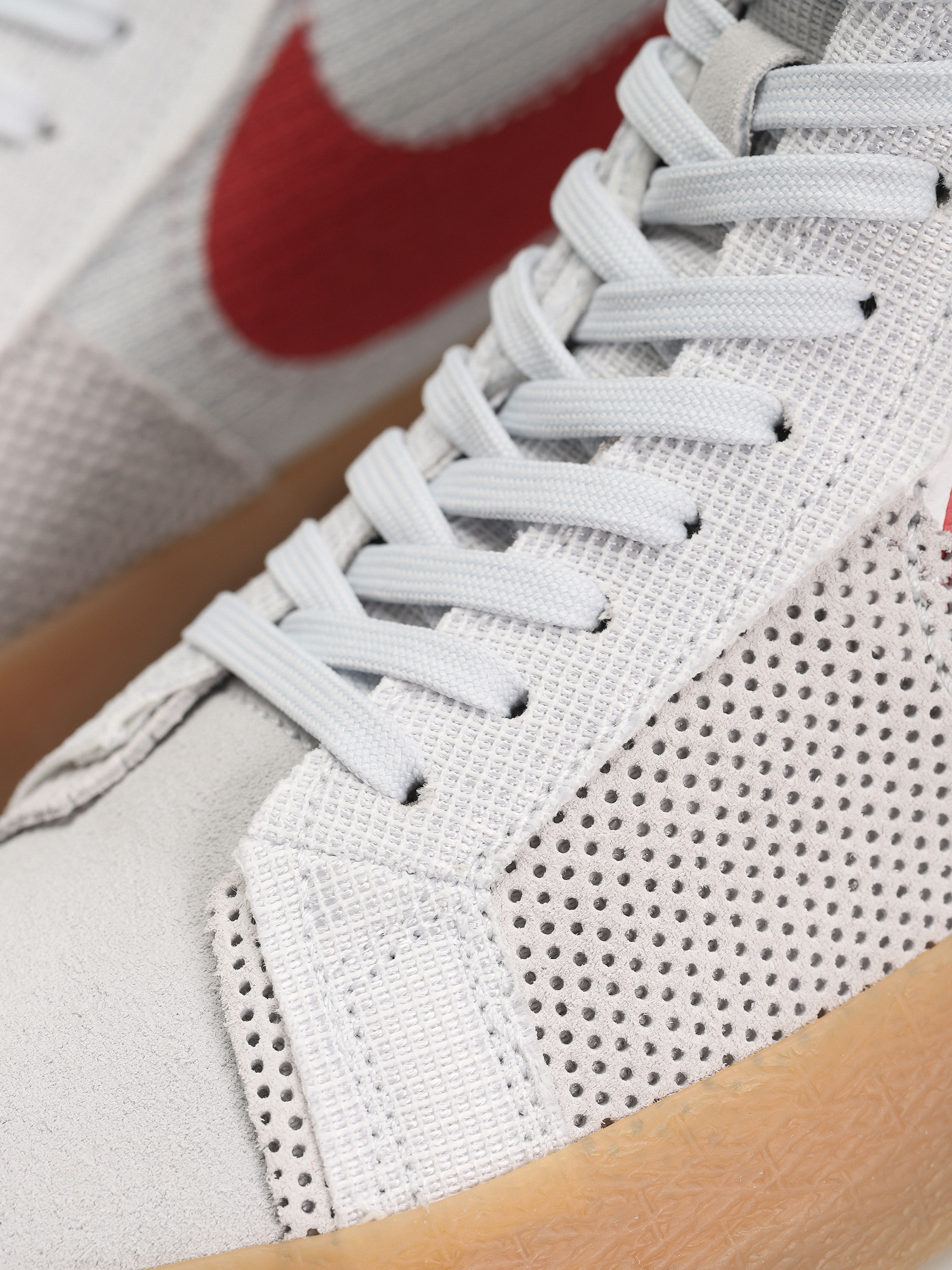 Boty Nike SB Zoom Blazer Mid Prm (summit white/university red)