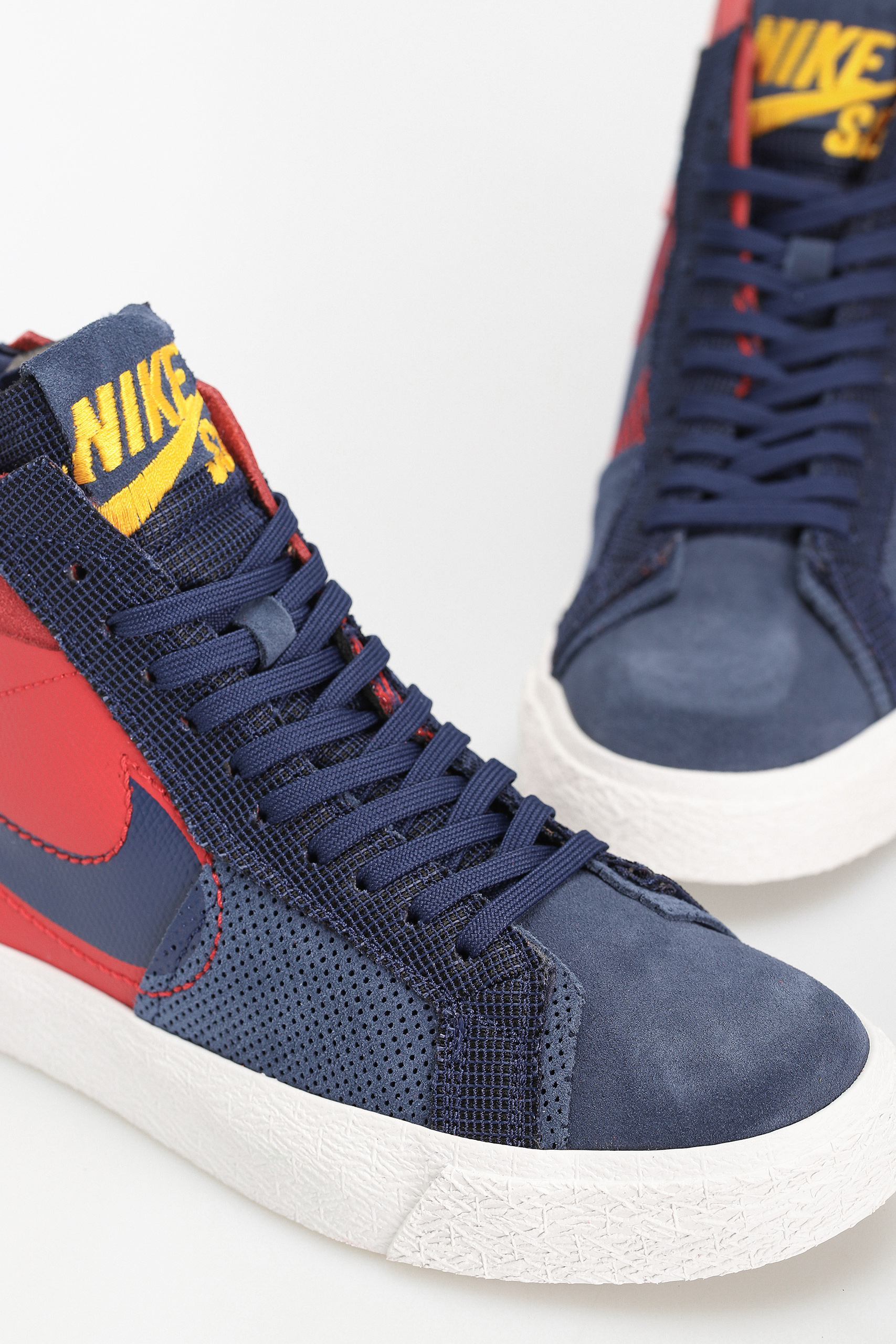 Boty Nike SB Zoom Blazer Mid Prm (university red/midnight navy)