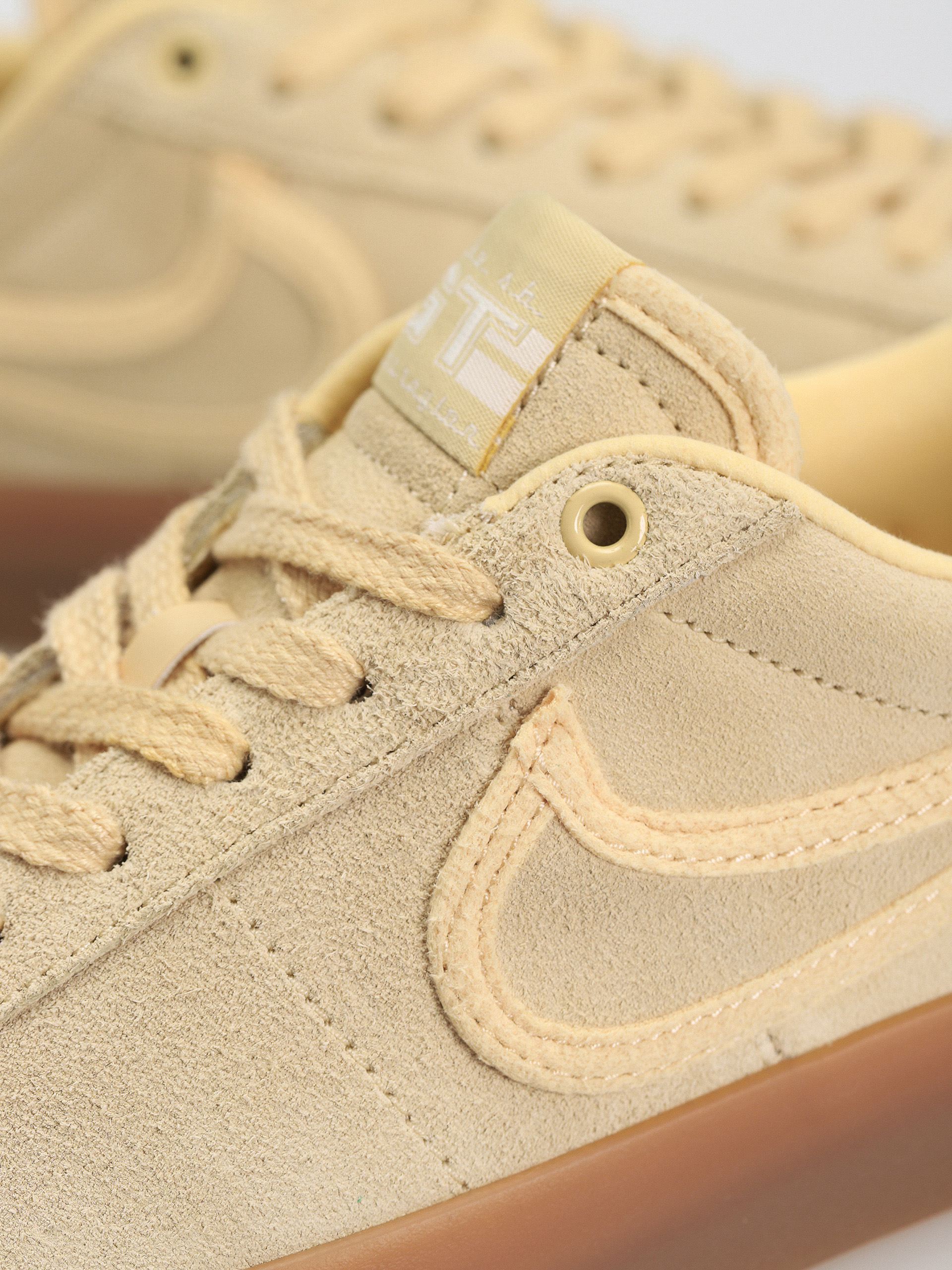 Boty Nike SB Blazer Low Pro Gt Prm (pale vanilla/pale vanilla pale vanilla)