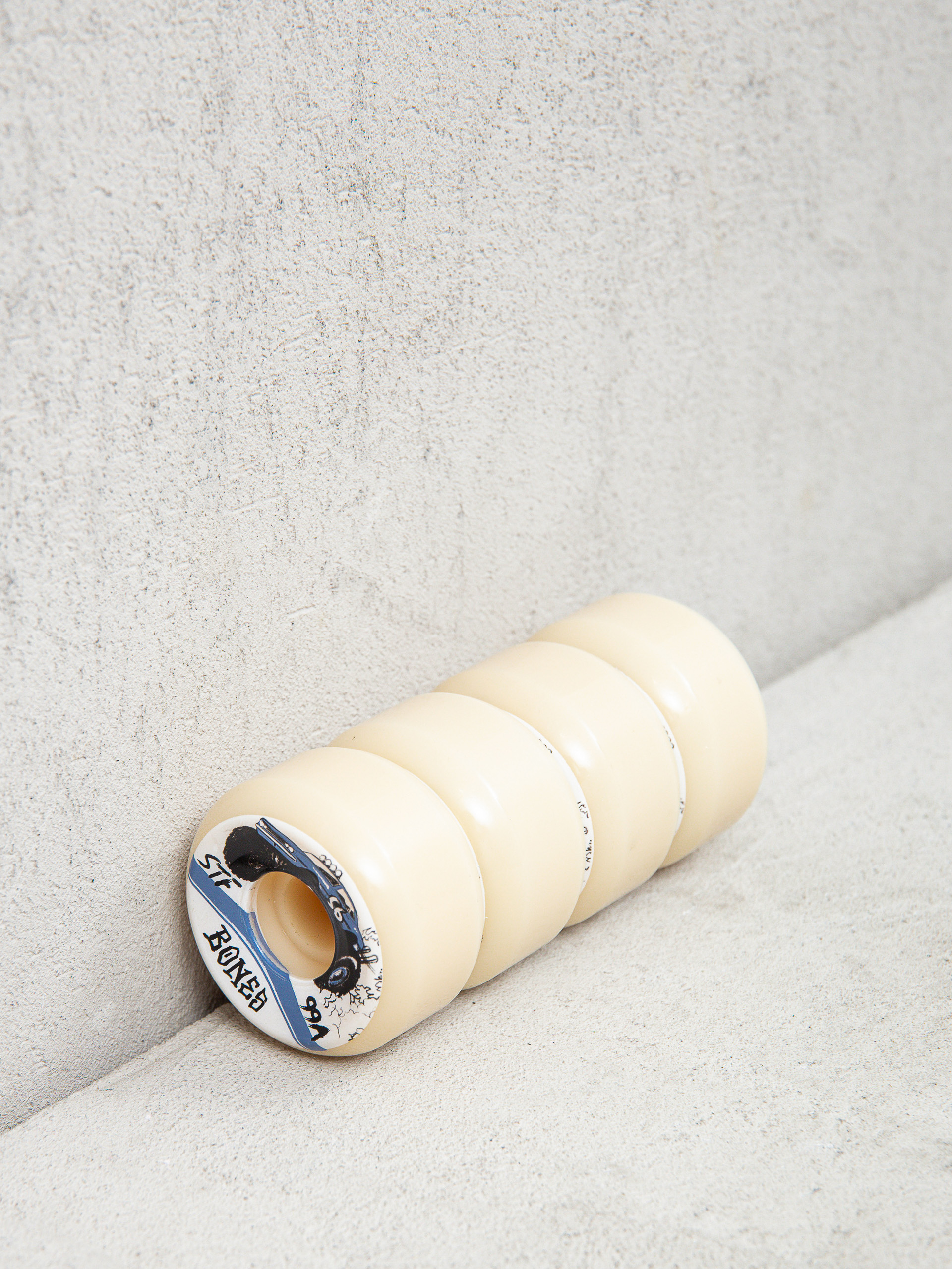 Kolečka Bones Big Rigs V5 Sidecut STF 99A (natural/white)