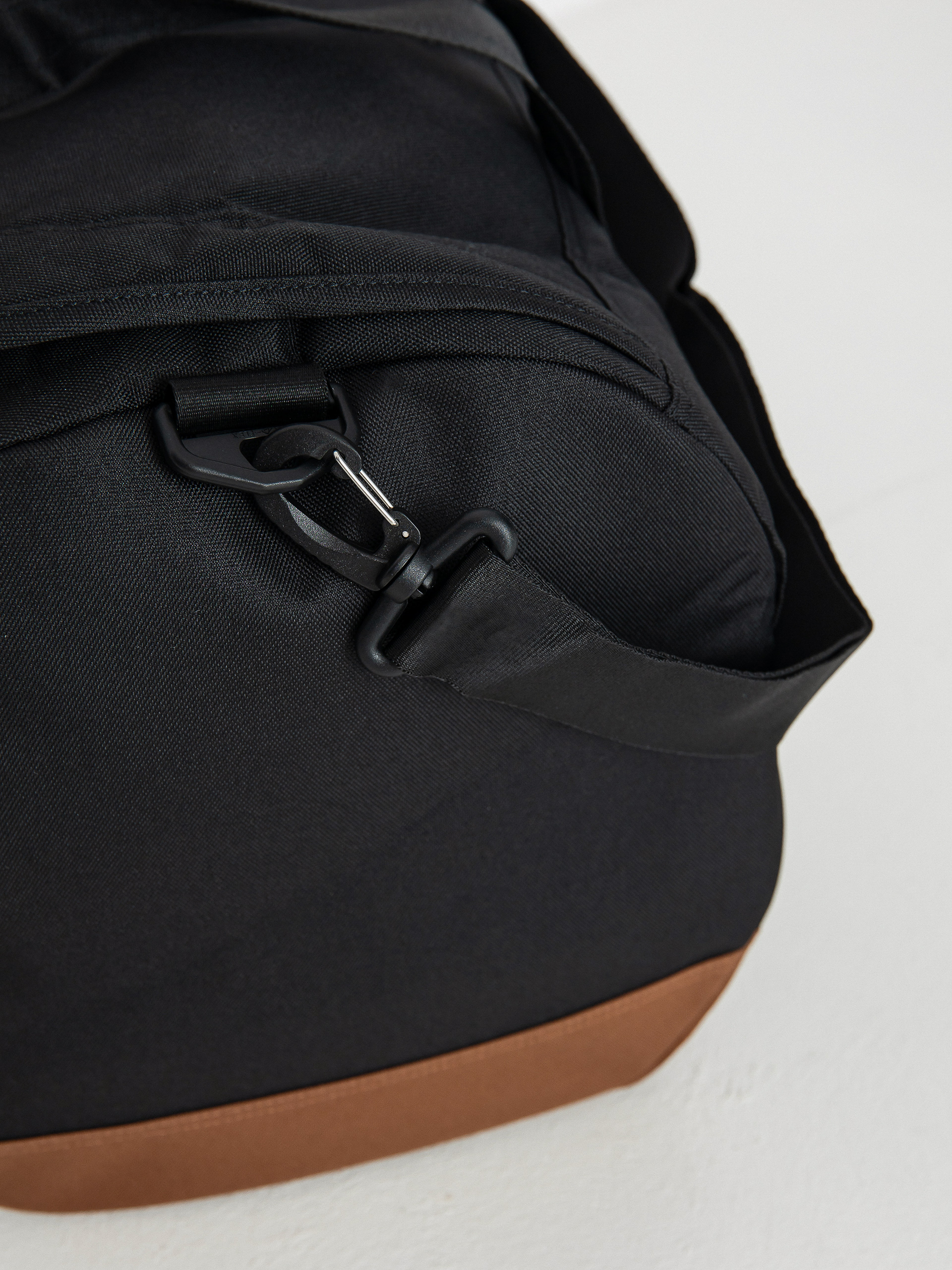 Taška Herschel Supply Co. Heritage Duffle (black/saddle brown)