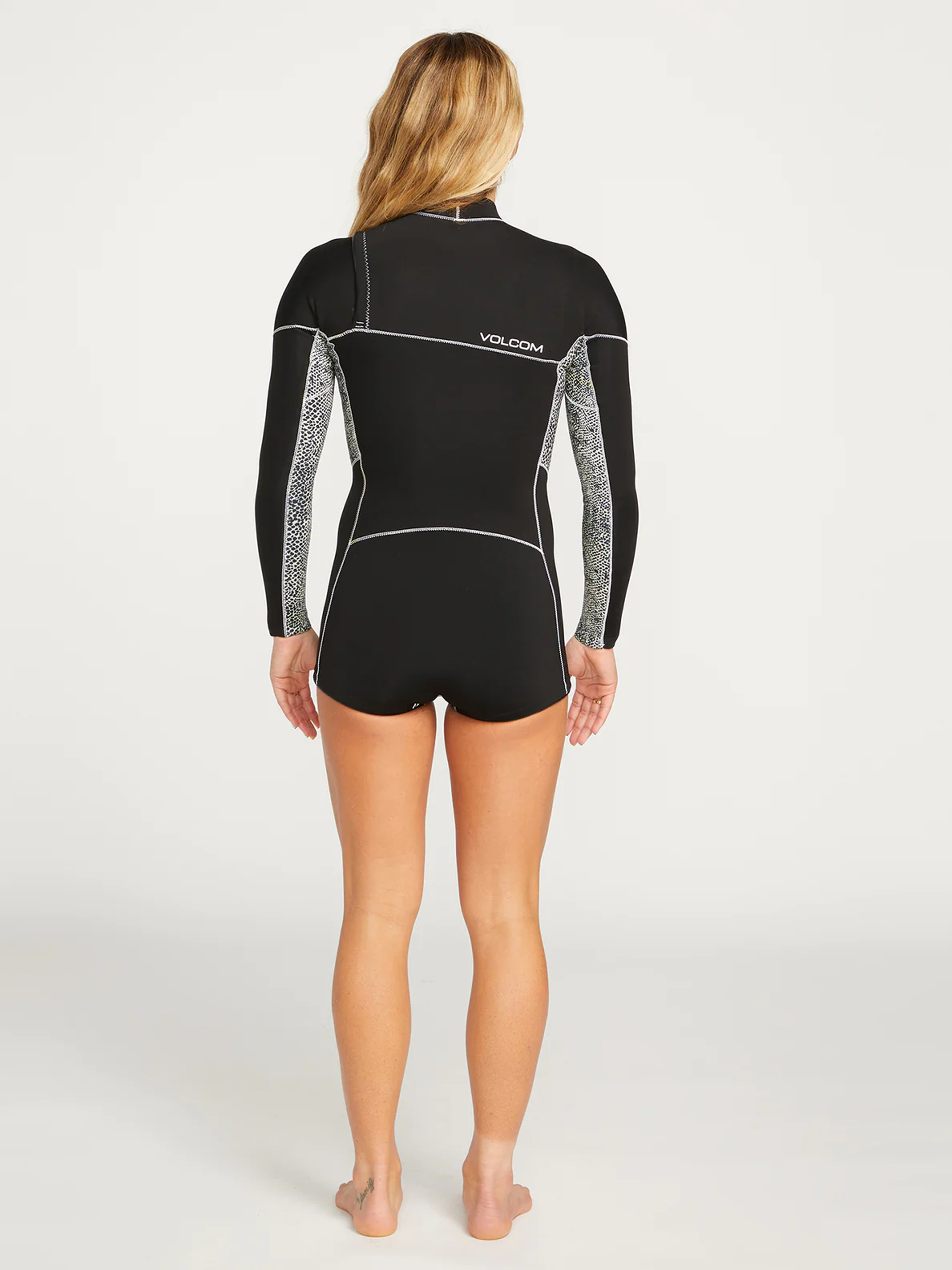 Plavky Volcom Pianka surfingowa 2Mm Chest Zip Ls Springsuit Wmn (black)