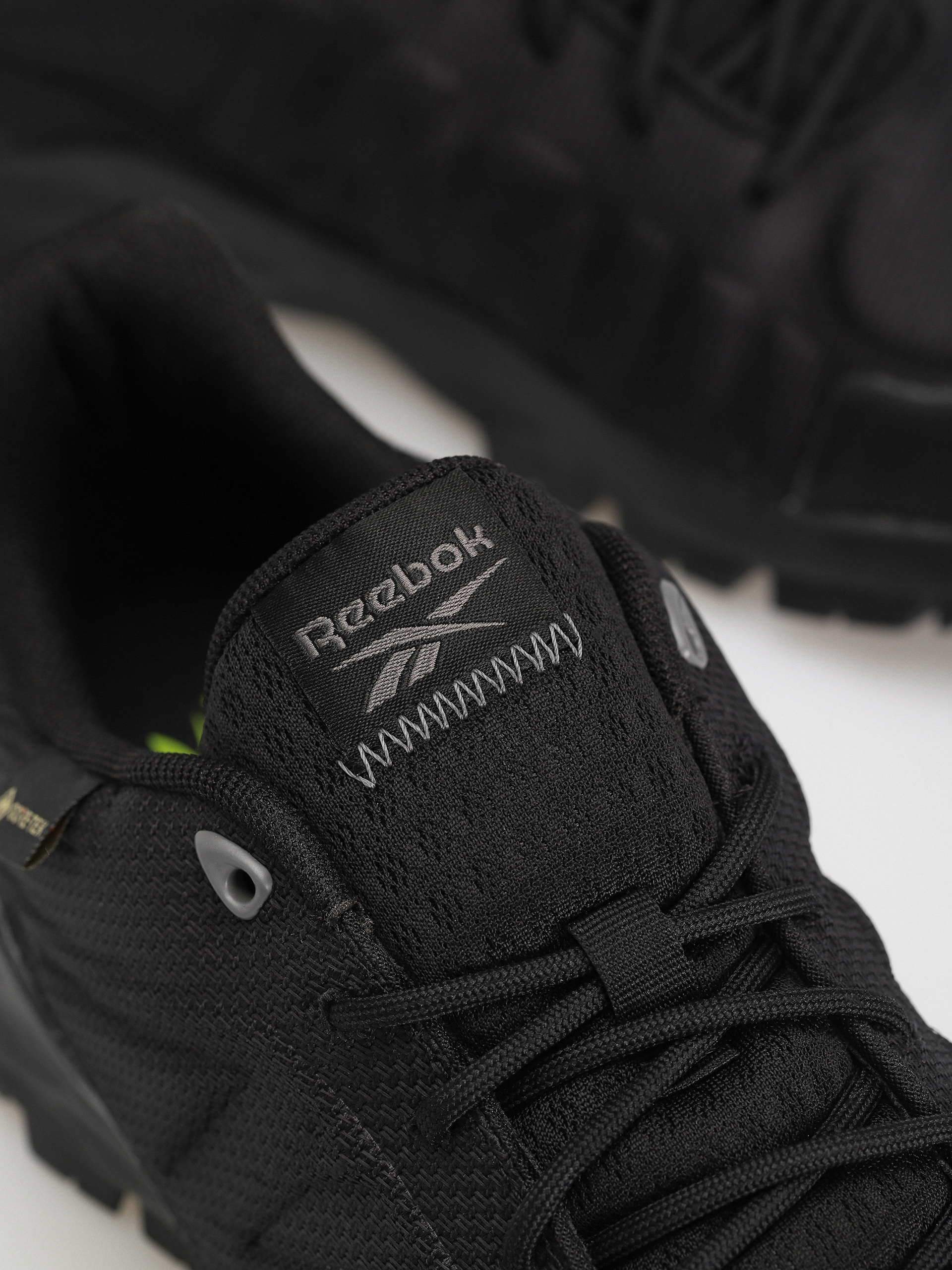 Boty Reebok Astroride Trail GTX 2.0 (cblack/cblack/pugry4)