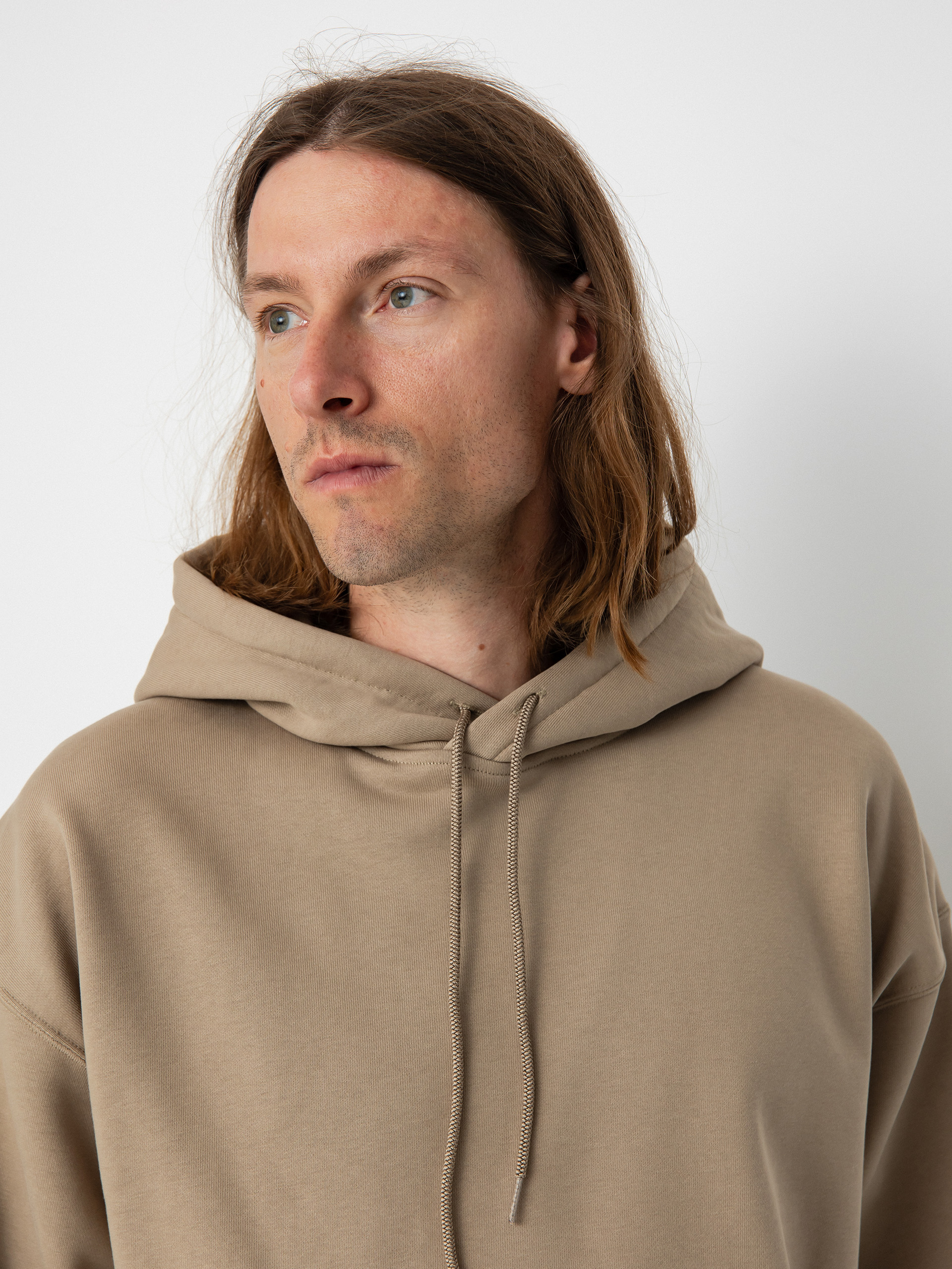 Mikina Nike SB Dstrtd Glmr GFX (khaki)