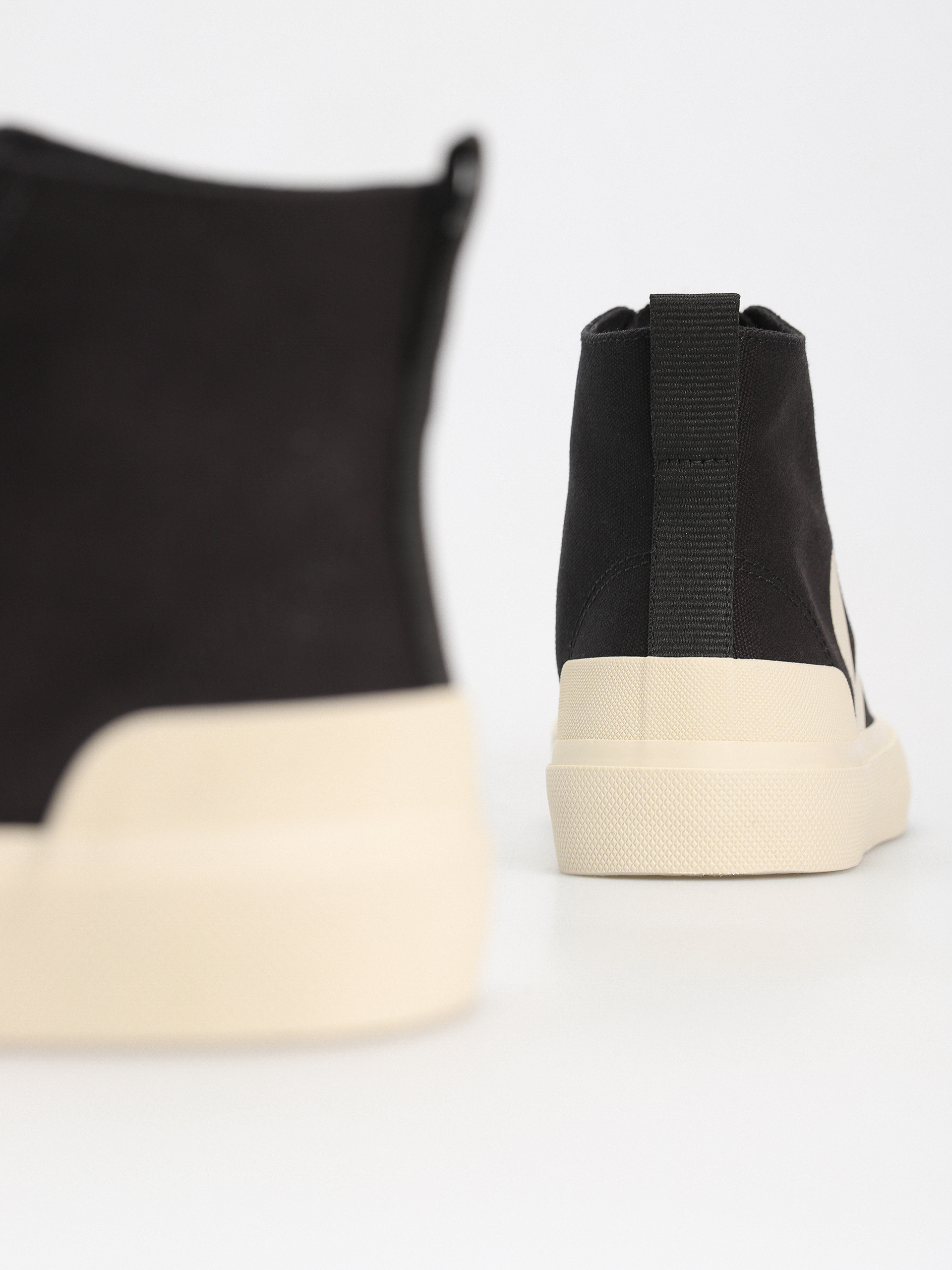 Boty Veja Wata II Canvas Wmn (black pierre)