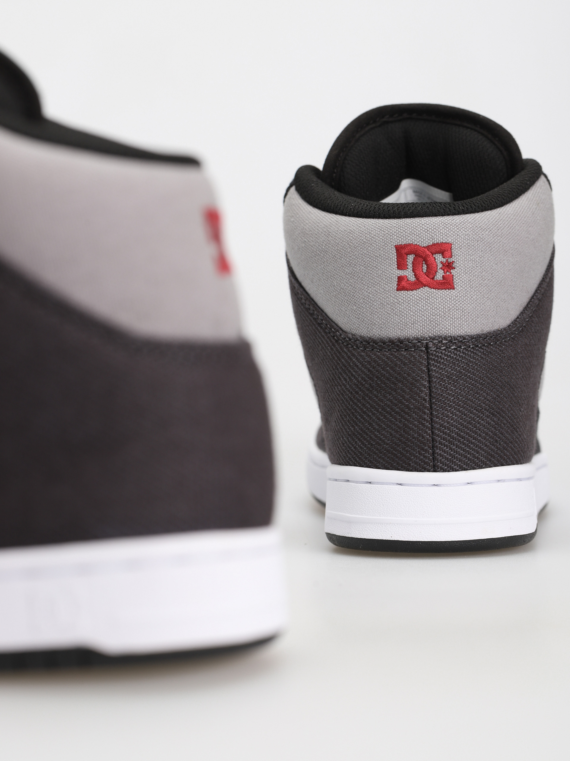 Boty DC Manteca 4 Hi Zw (black/red/grey)