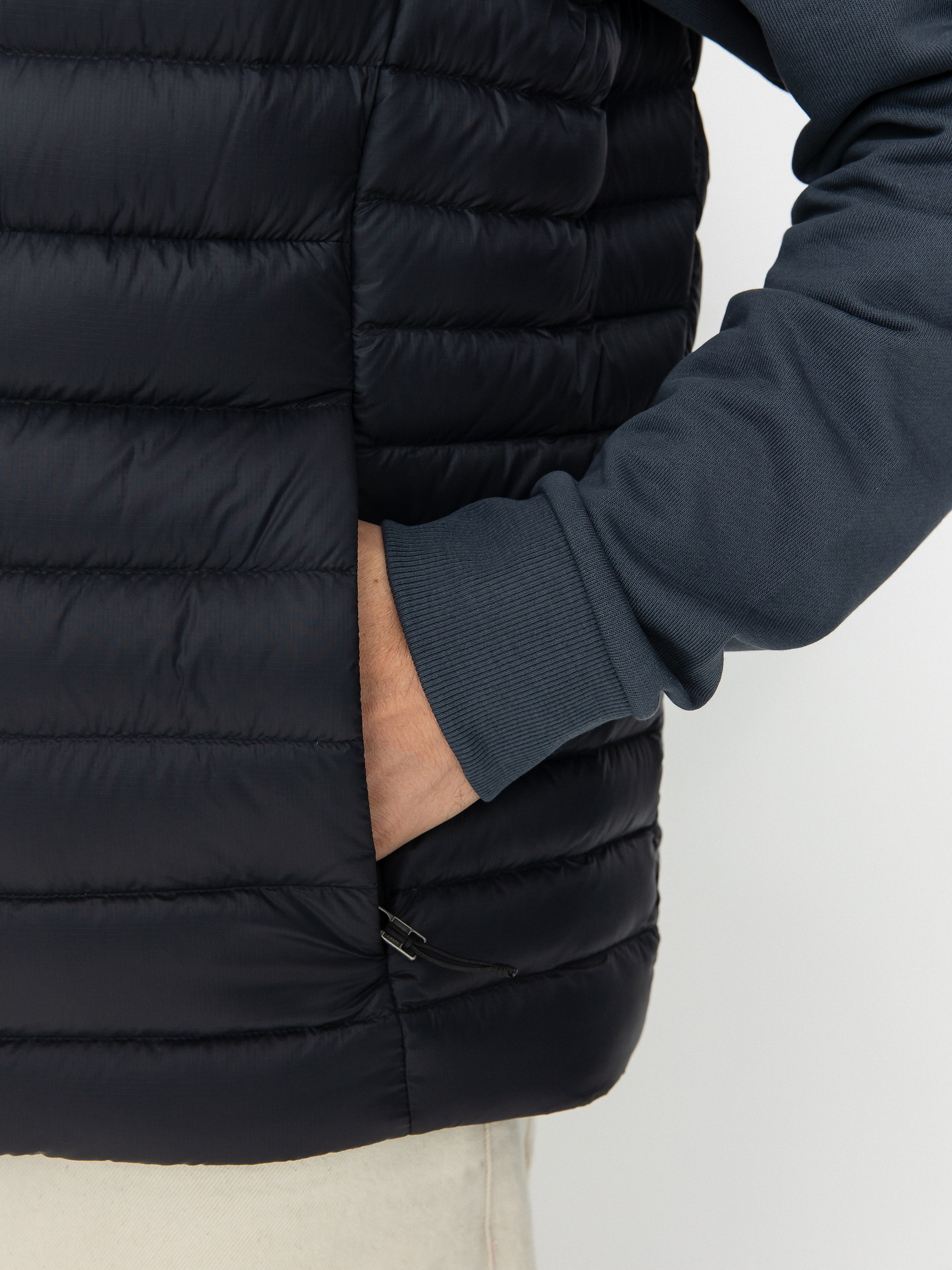 Vesta Patagonia Down Sweater Vest (black)