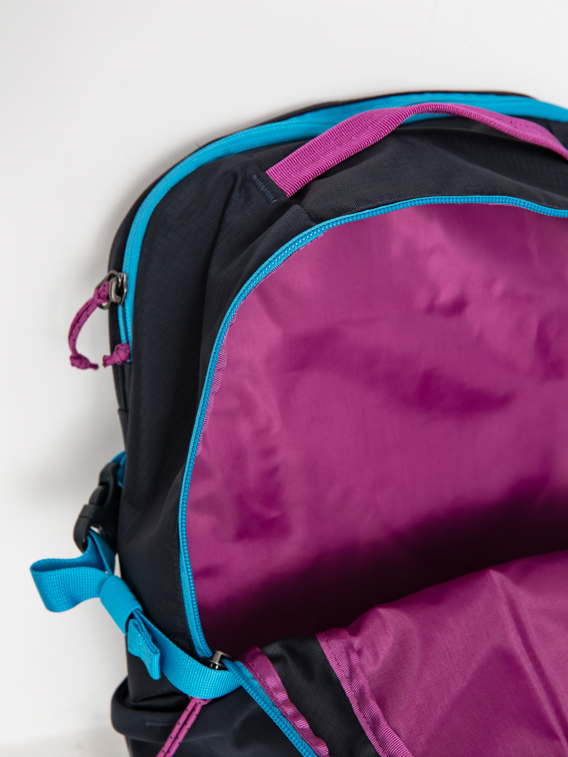 Batoh Patagonia Refugio Day Pack 26L (pitch blue)