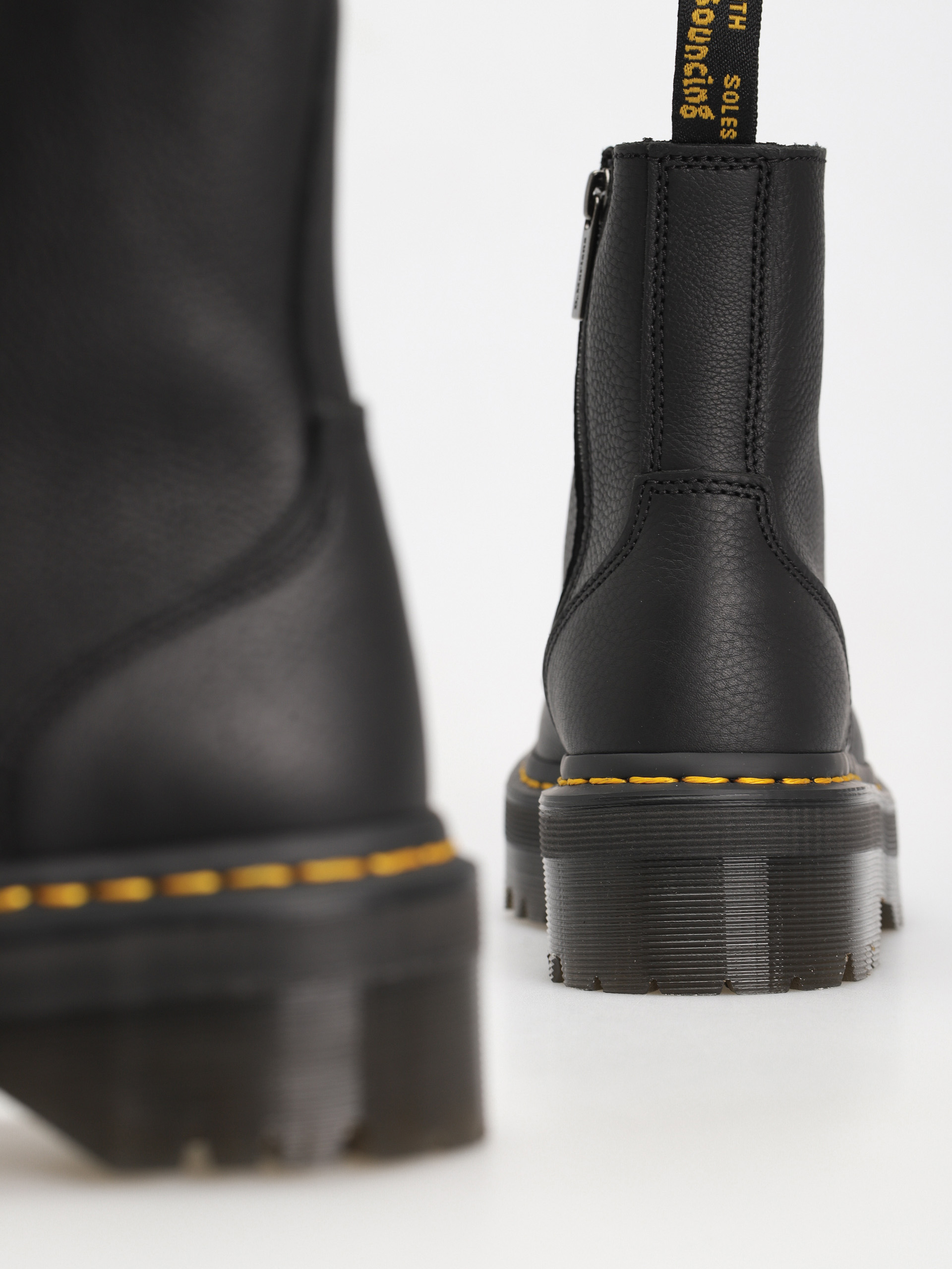 Boty Dr. Martens Jadon III (black pisa)