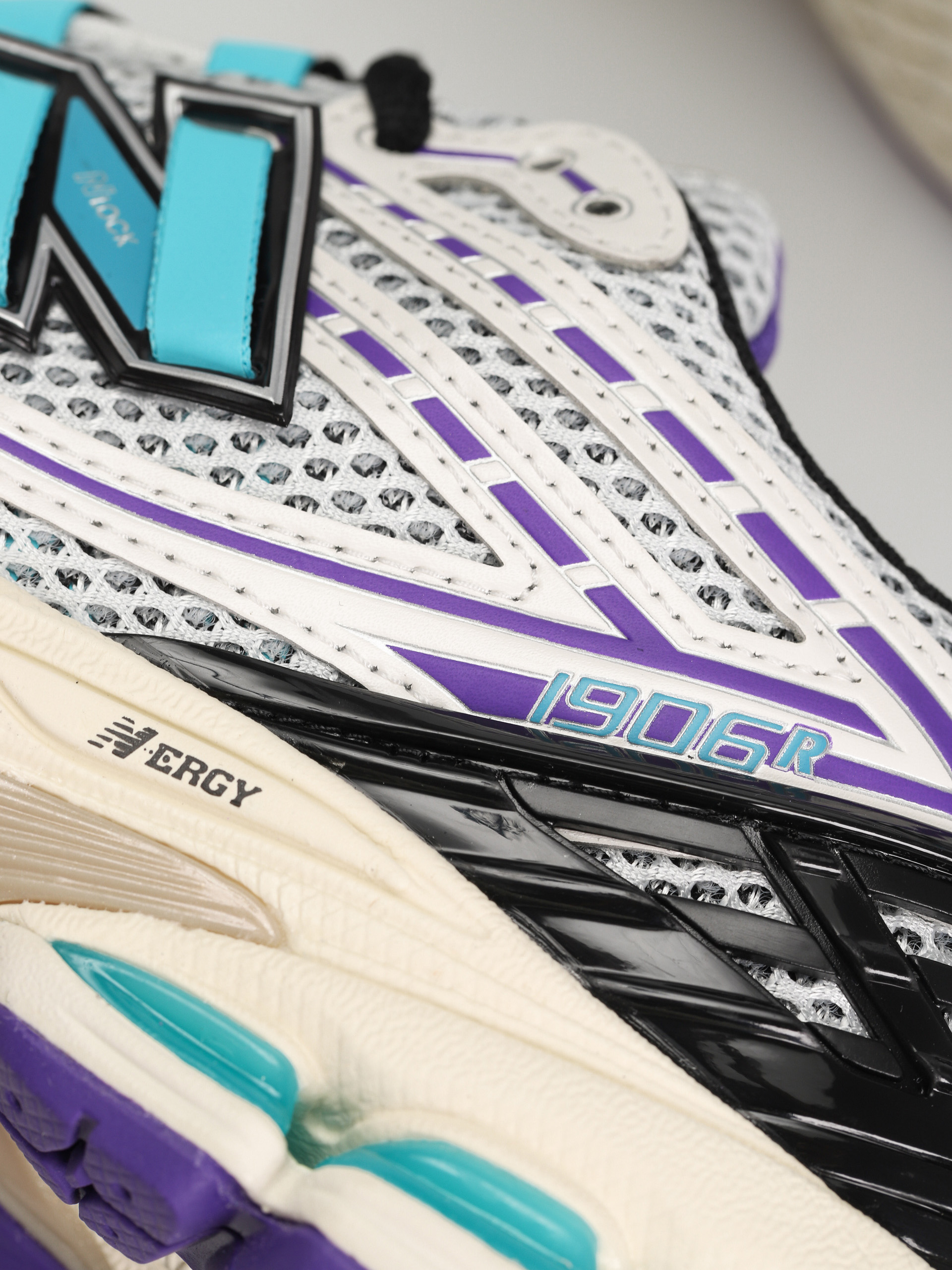 Boty New Balance 1906 (silver/blue)