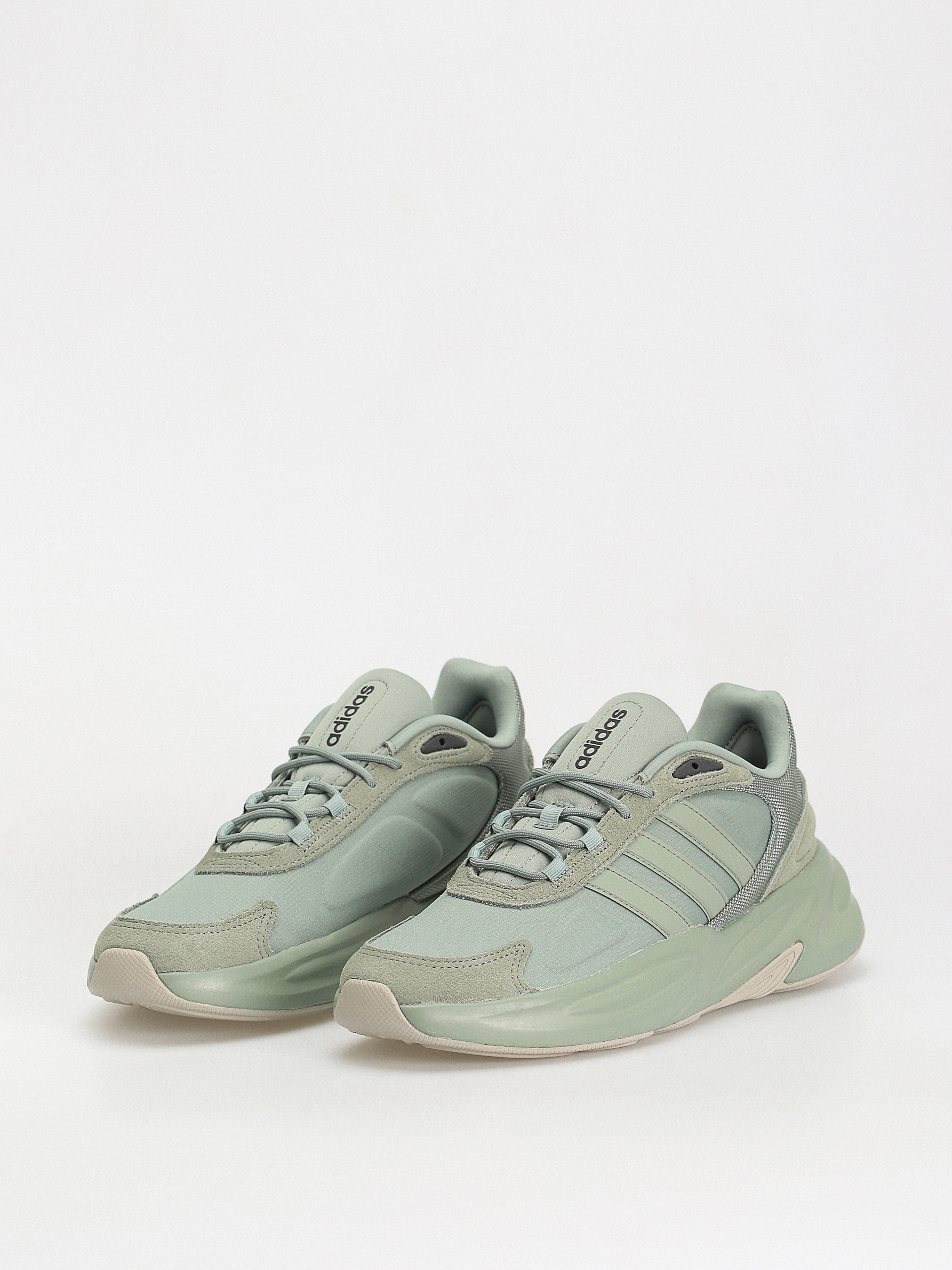 Boty adidas Ozelle (silgrn/silgrn/carbon)
