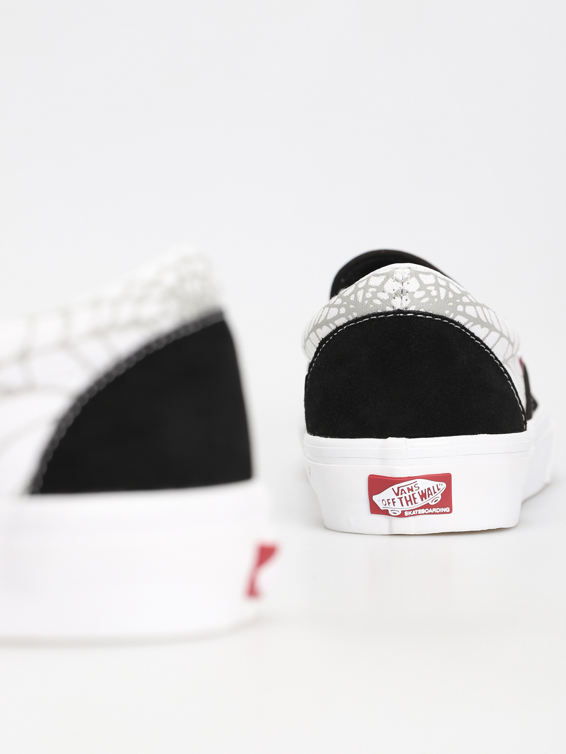 Boty Vans Skate Slip On (black widow spider black/white/red)