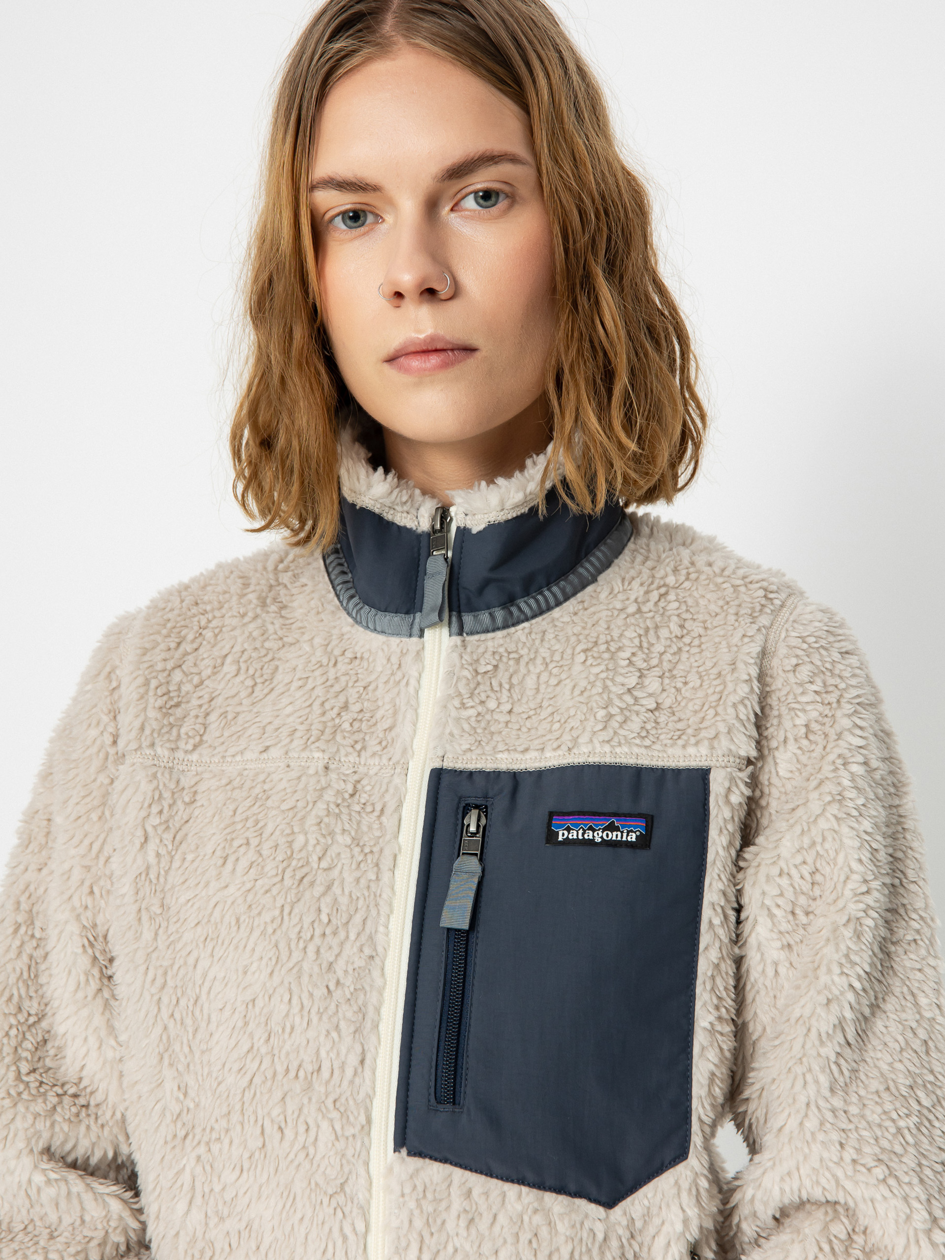 Bunda Patagonia Classic Retro X Wmn (natural w/smolder blue)