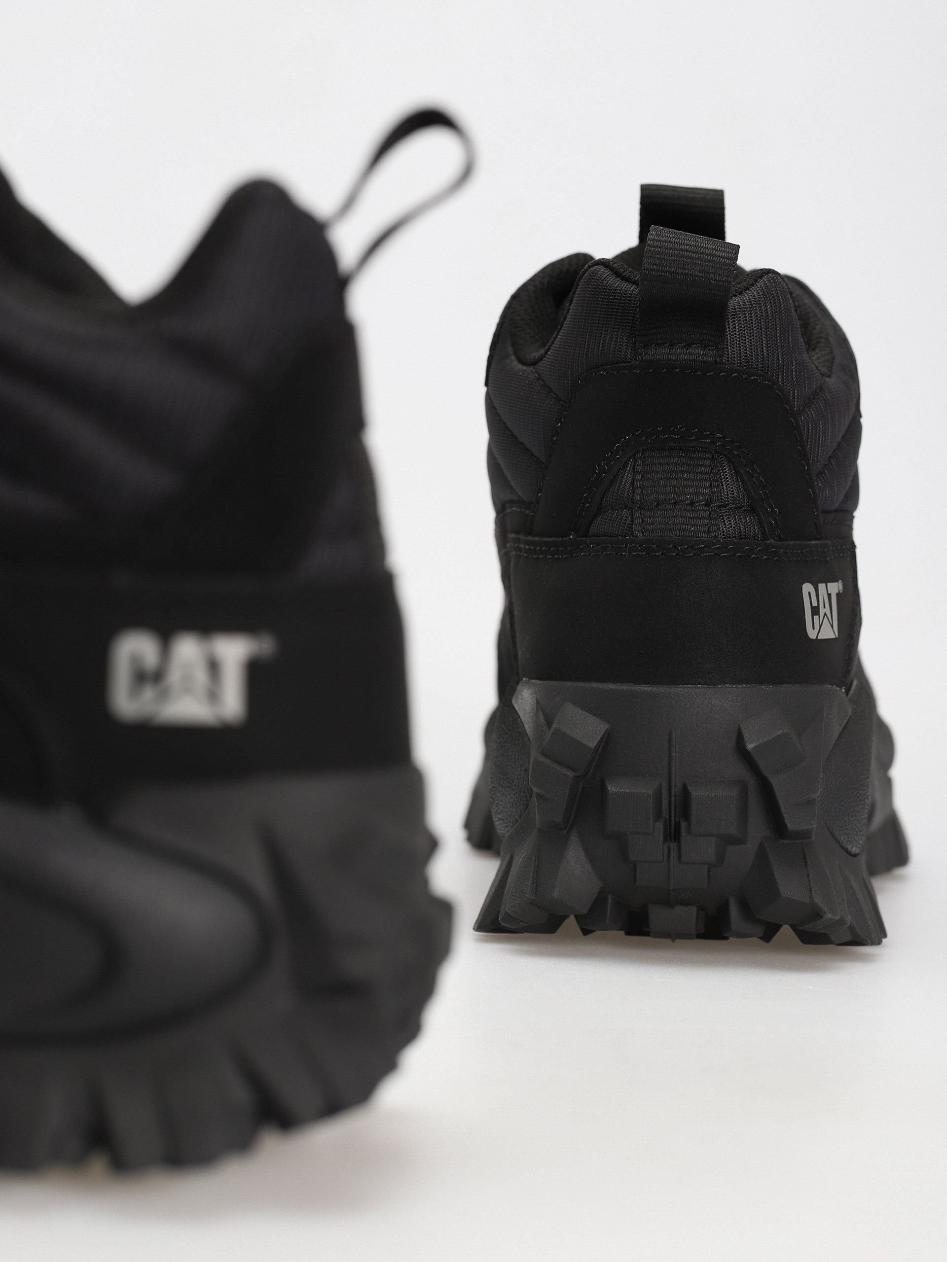 Boty Caterpillar Intruder Mid (black)