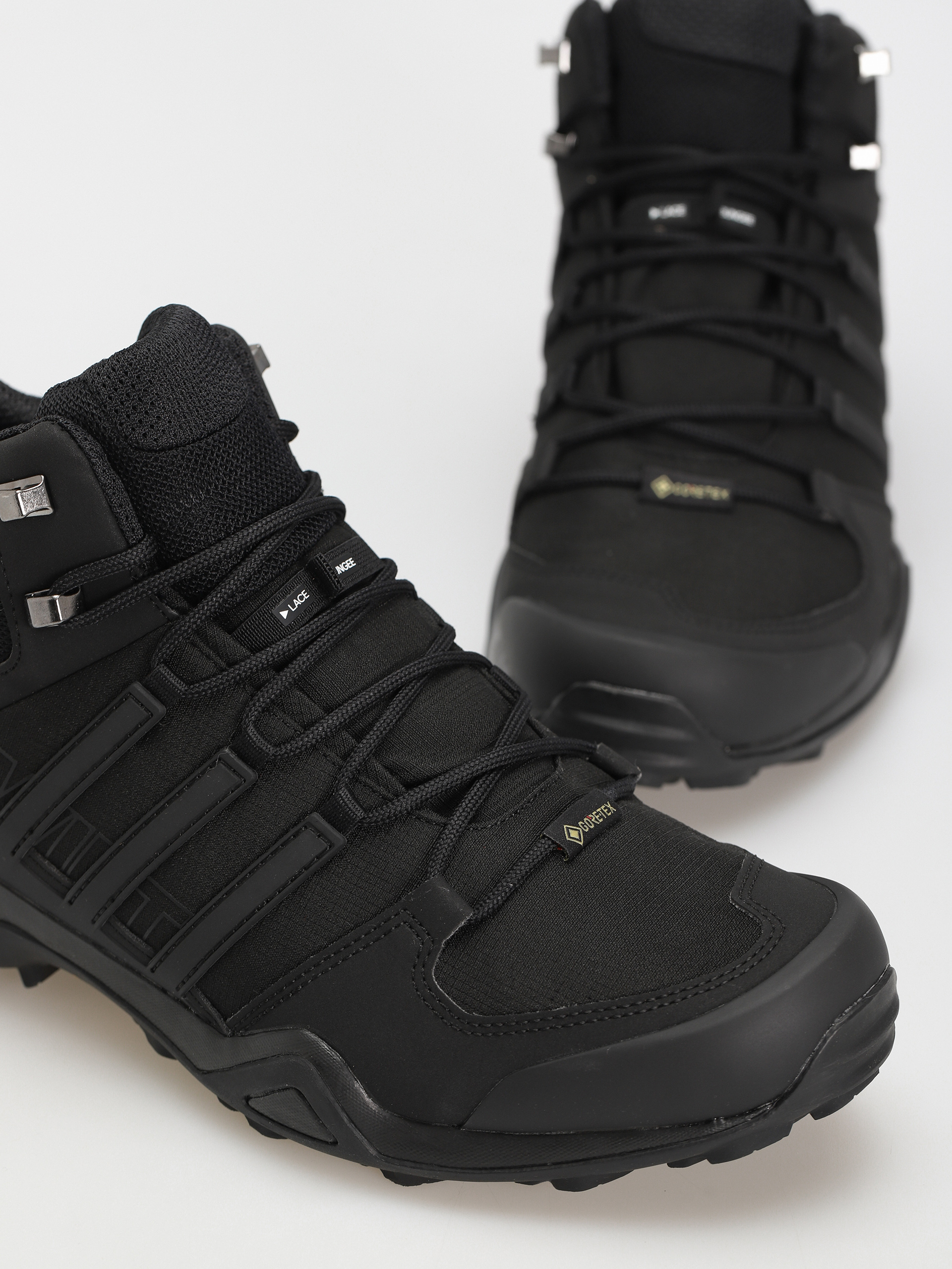 Boty adidas Originals Terrex Swift R2 Mid Gtx (cblack/cblack/carbon)