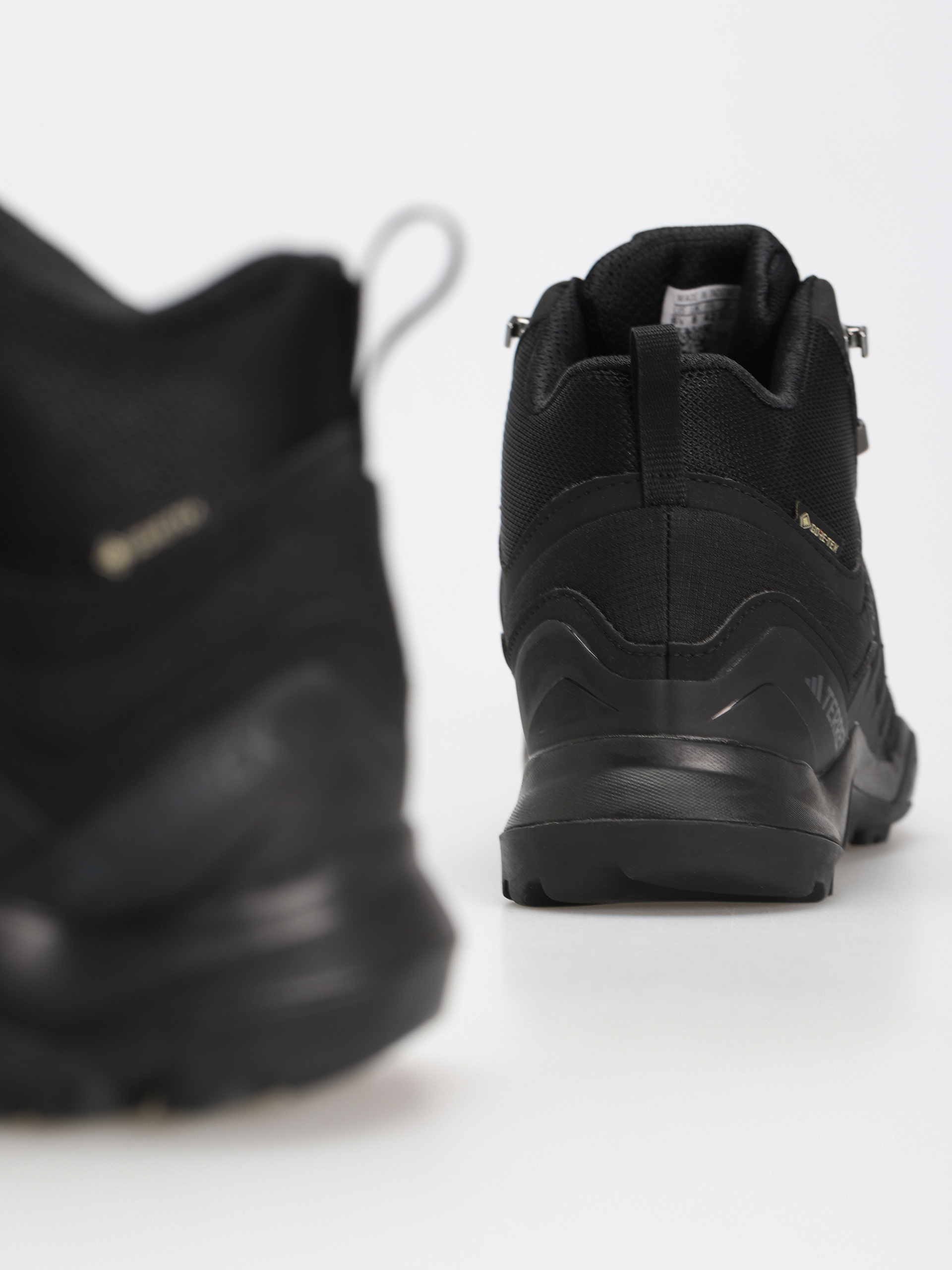 Boty adidas Originals Terrex Swift R2 Mid Gtx (cblack/cblack/carbon)