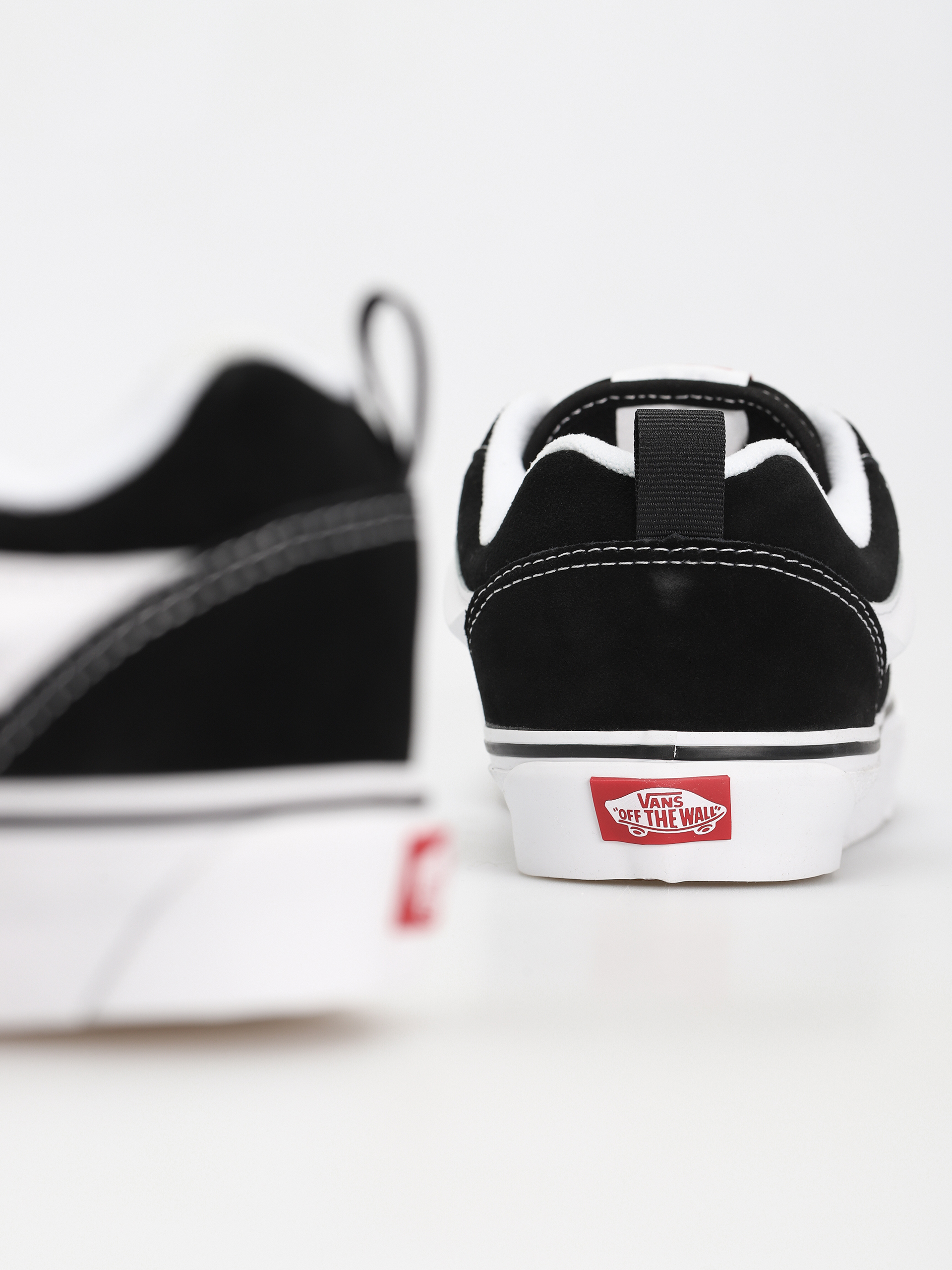 Boty Vans Knu Skool (black/true white)