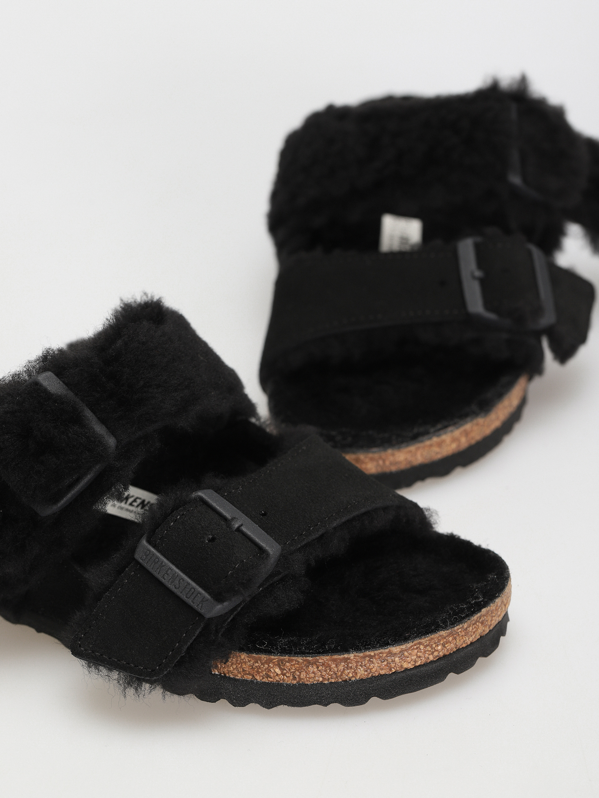 Plážovky Birkenstock Arizona Split Teddy Parts Rivet Logo Suede Leather/Fur Narrow Wmn (black)