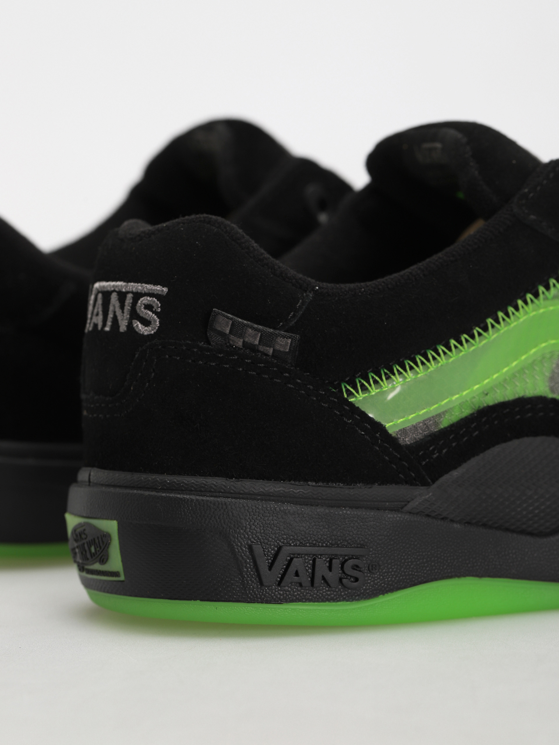 Boty Vans Wayvee (glow skulls green/black)