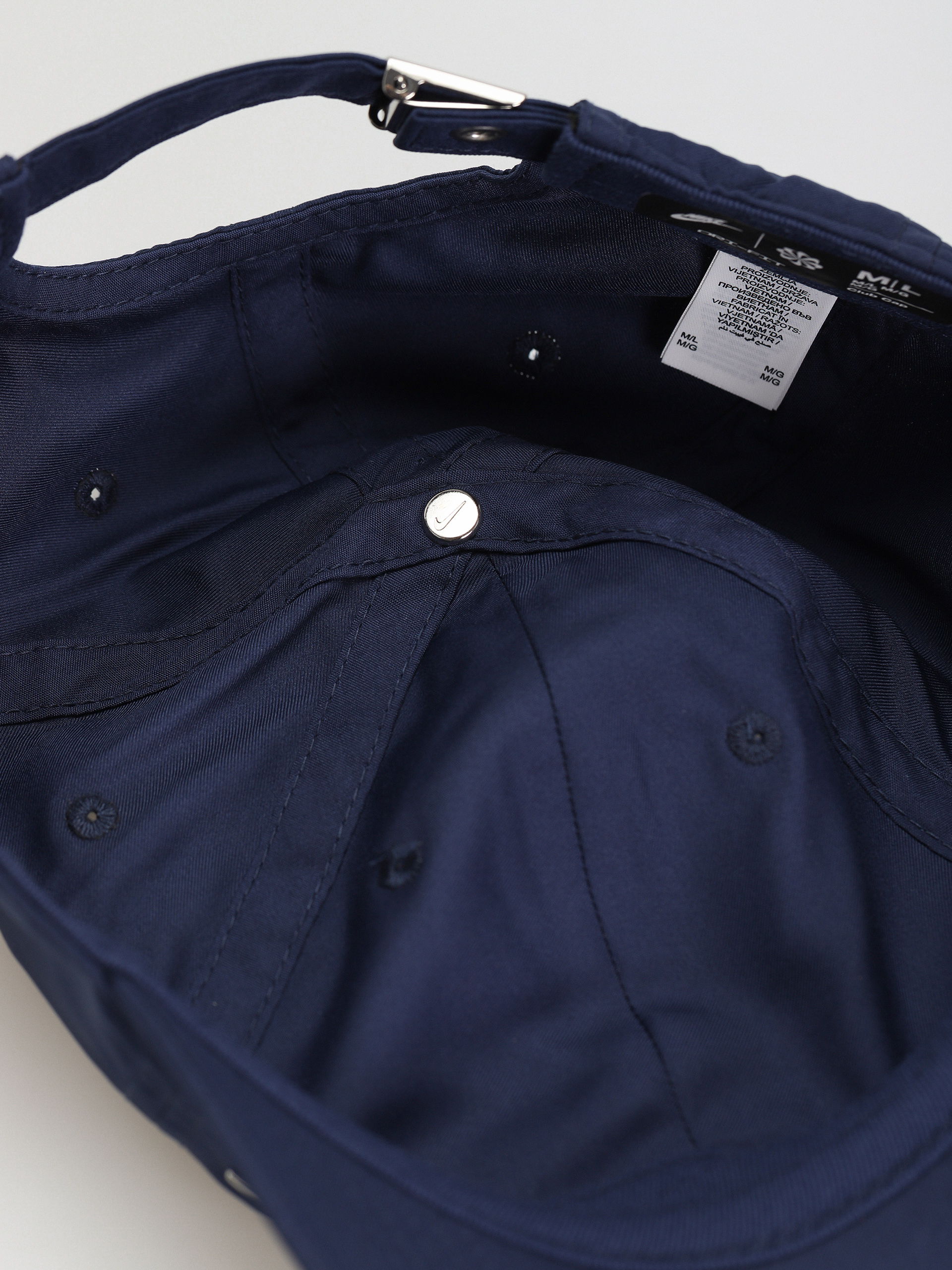 Kšiltovka  Nike SB Dri FIT Club (midnight navy/metallic silver)