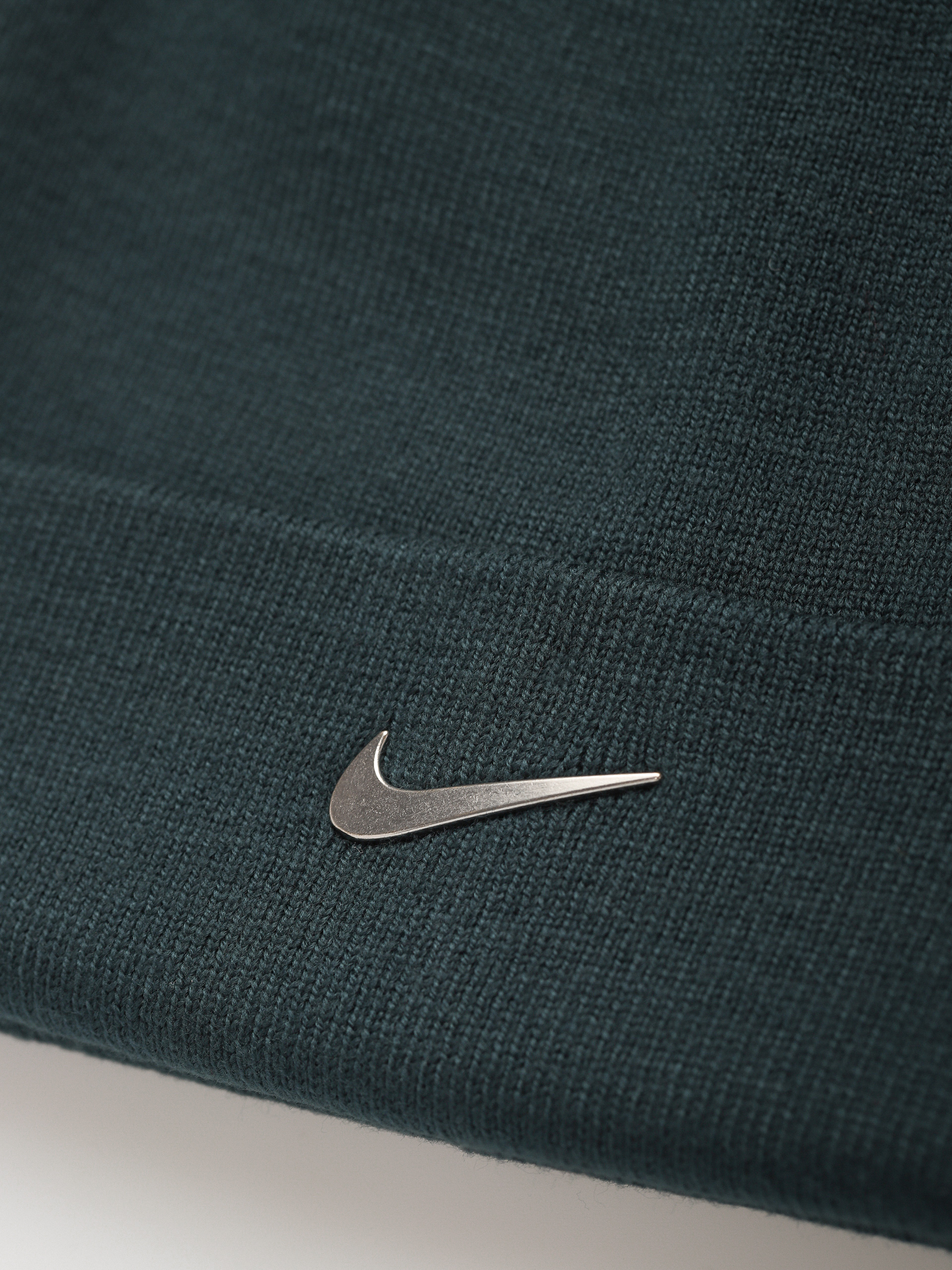 Čepice Nike SB Peak (deep jungle/metallic silver)